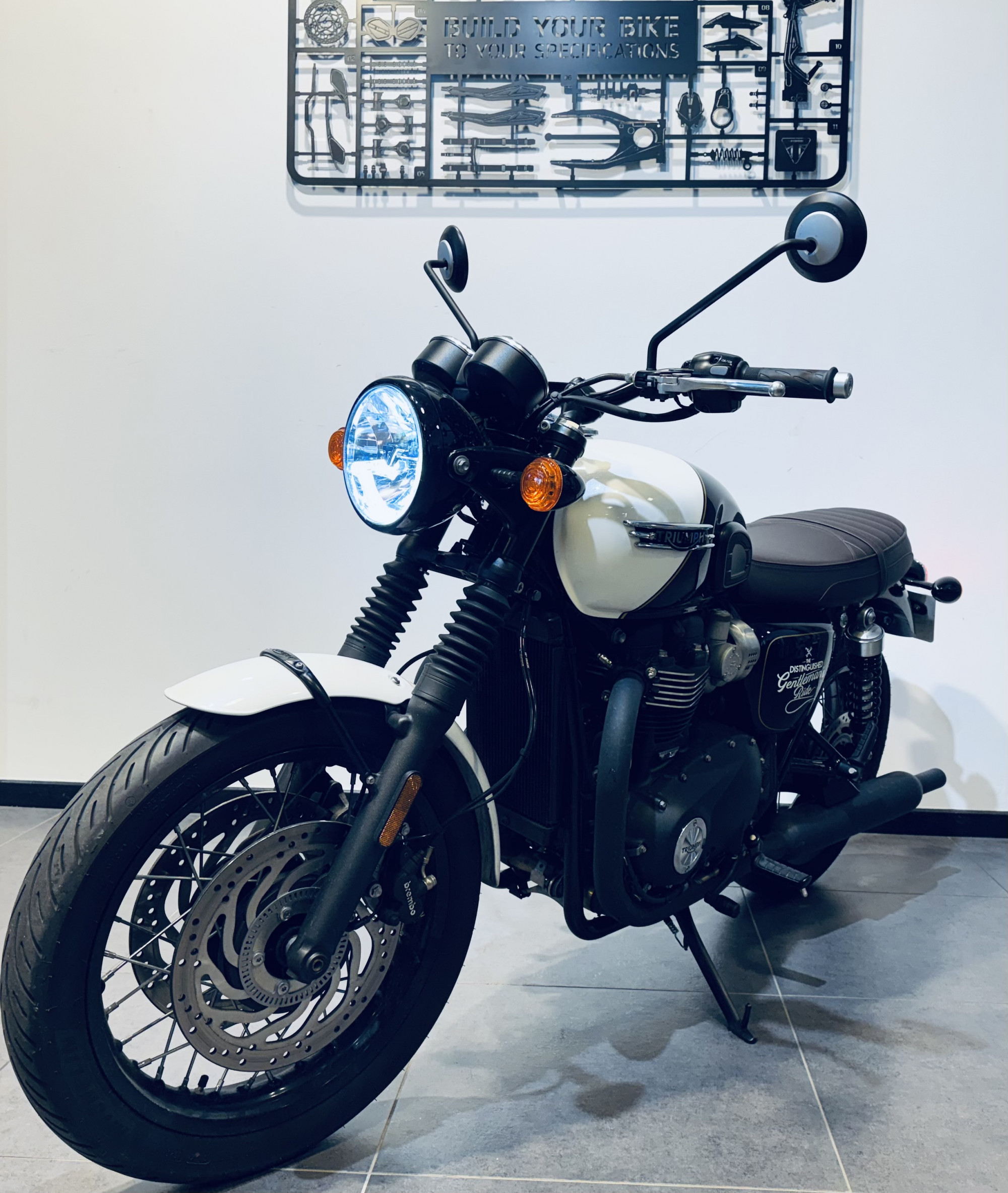 TRIUMPH BONNEVILLE T120 BLACK
