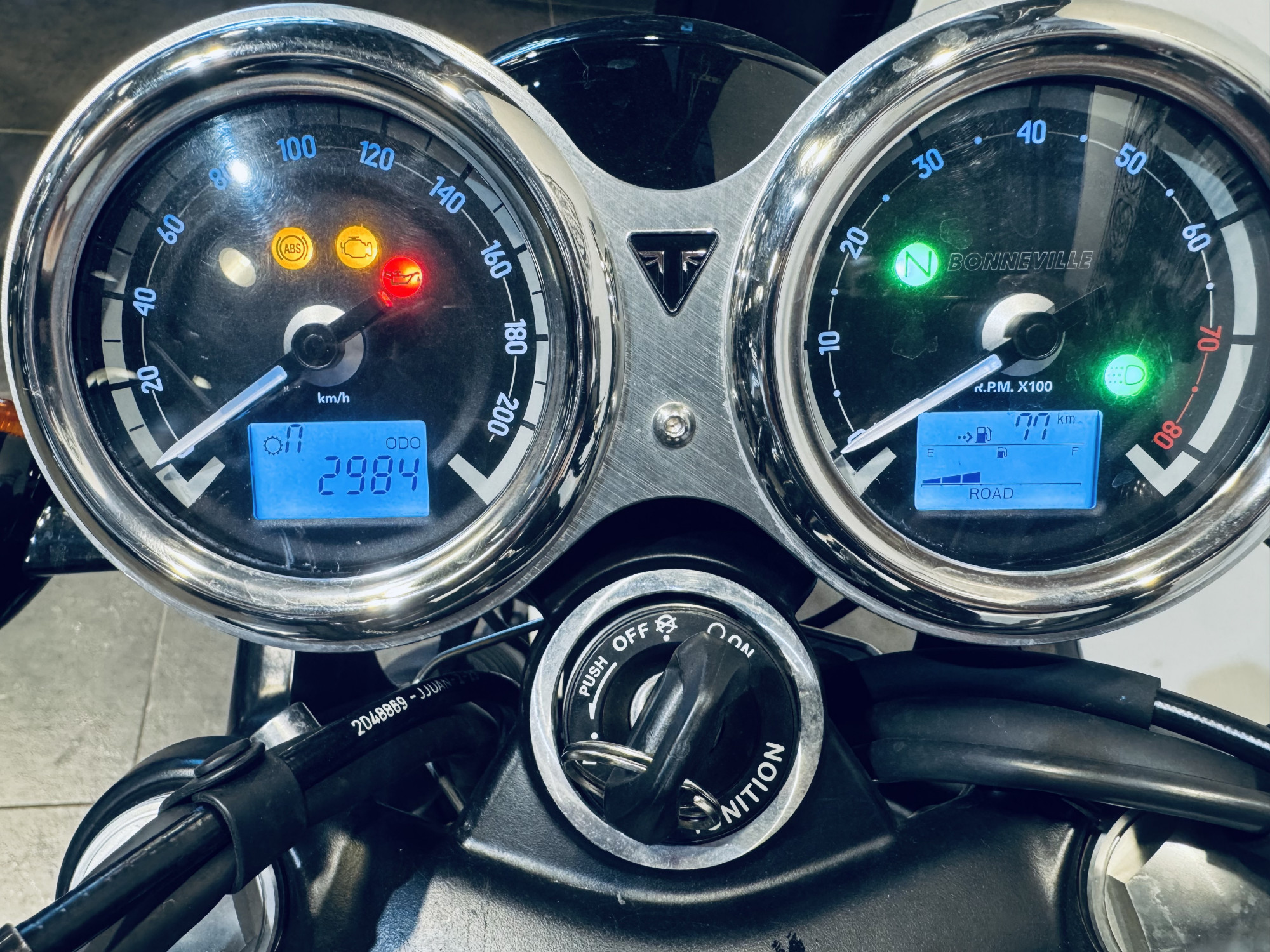 TRIUMPH BONNEVILLE T120 BLACK