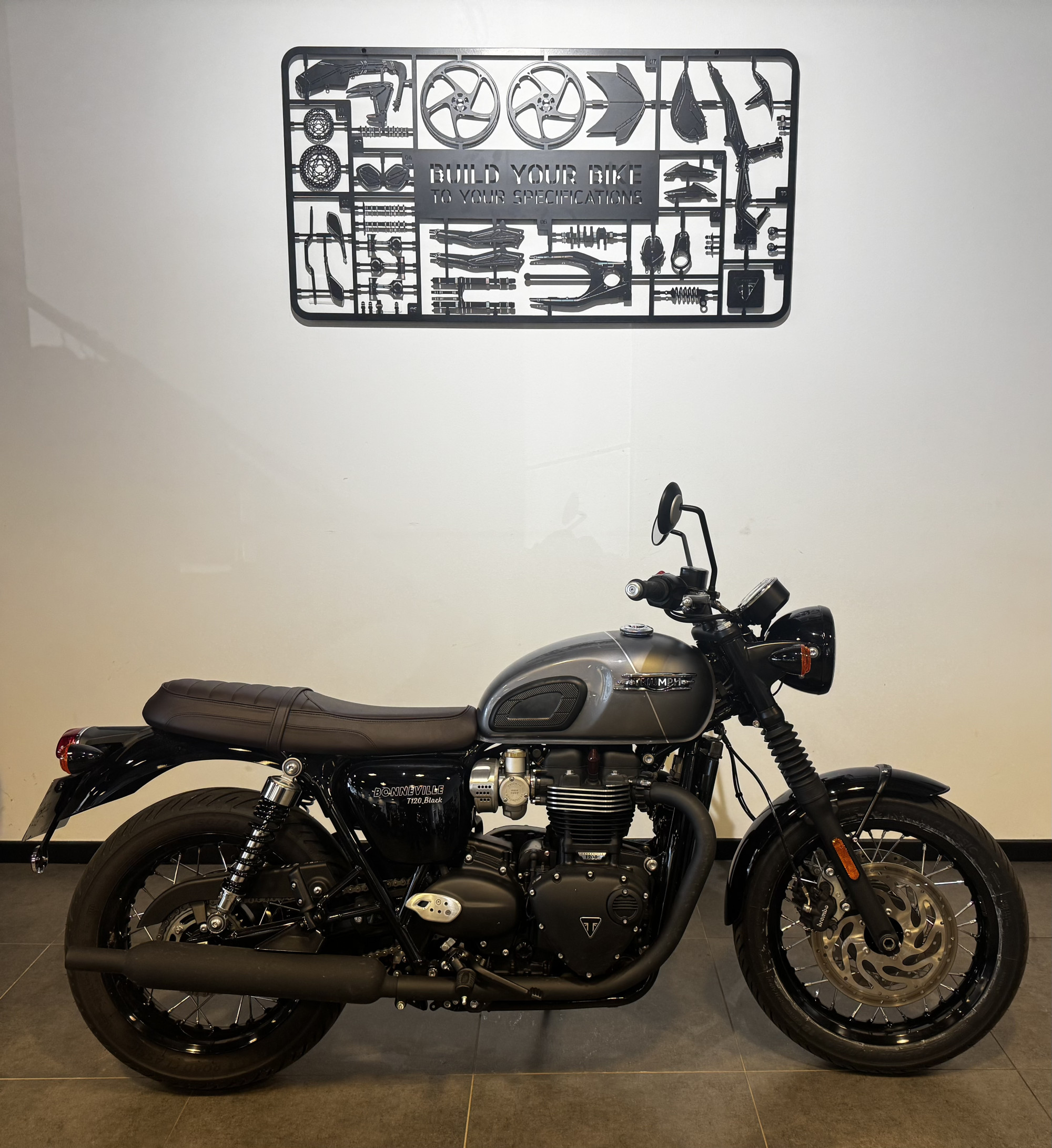 TRIUMPH BONNEVILLE T120 BLACK