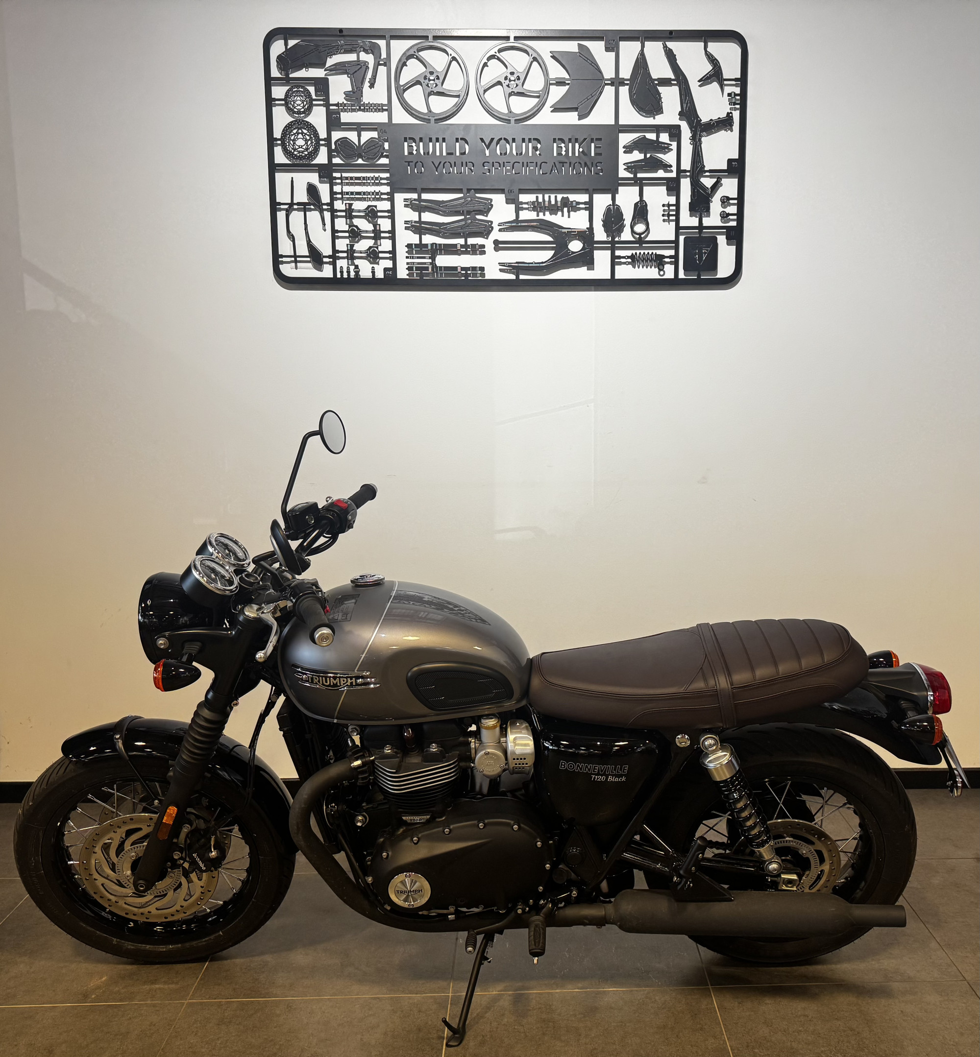 TRIUMPH BONNEVILLE T120 BLACK