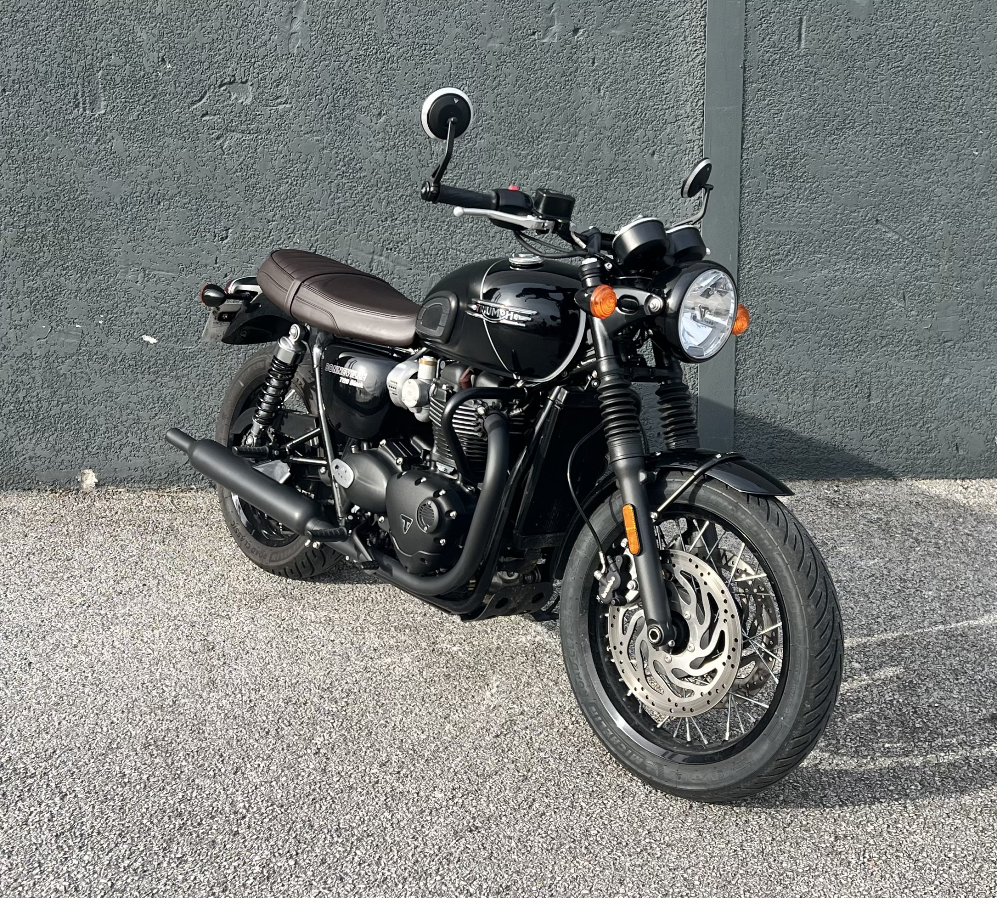 TRIUMPH BONNEVILLE T120 BLACK