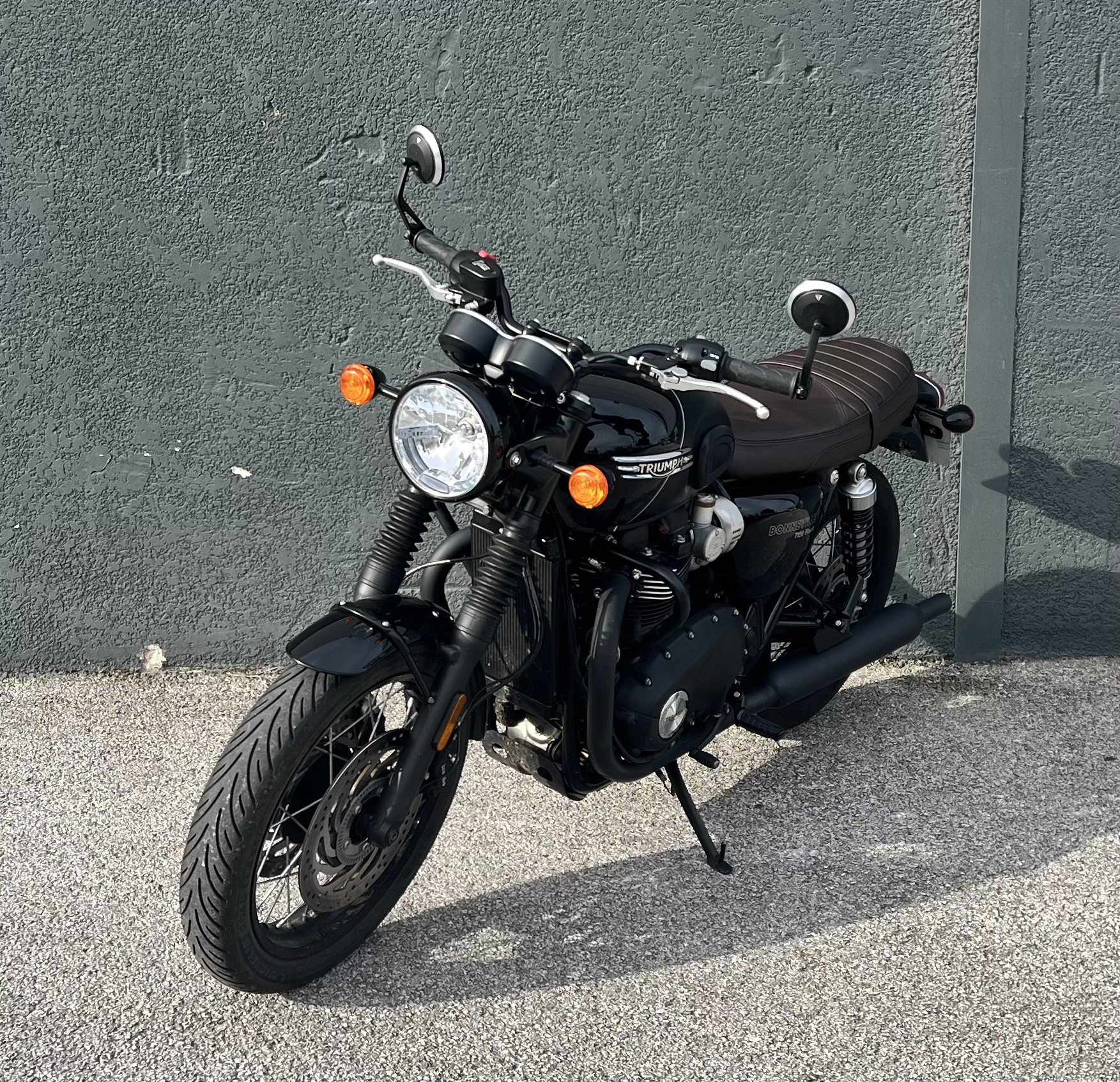TRIUMPH BONNEVILLE T120 BLACK