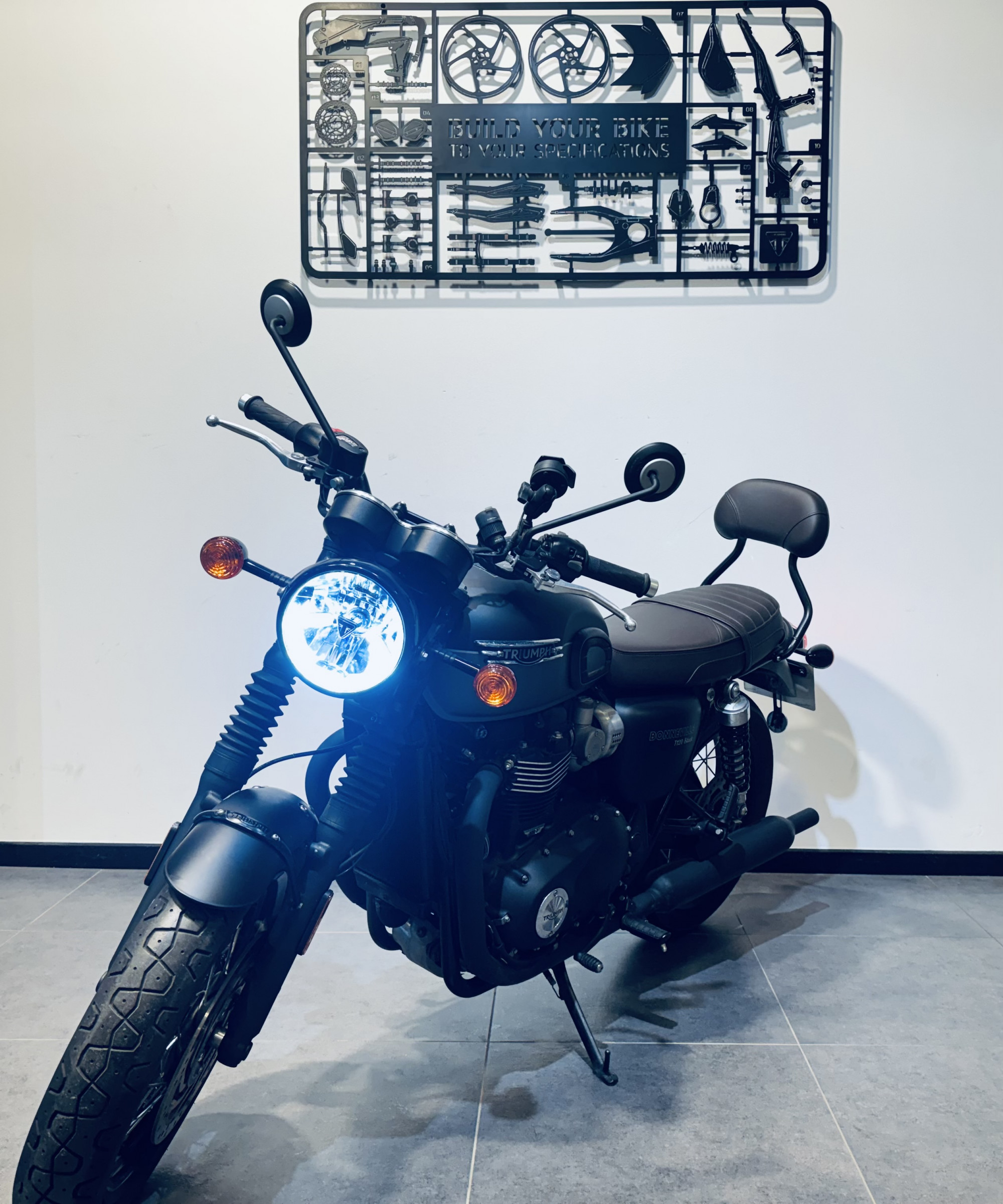TRIUMPH BONNEVILLE T120 BLACK