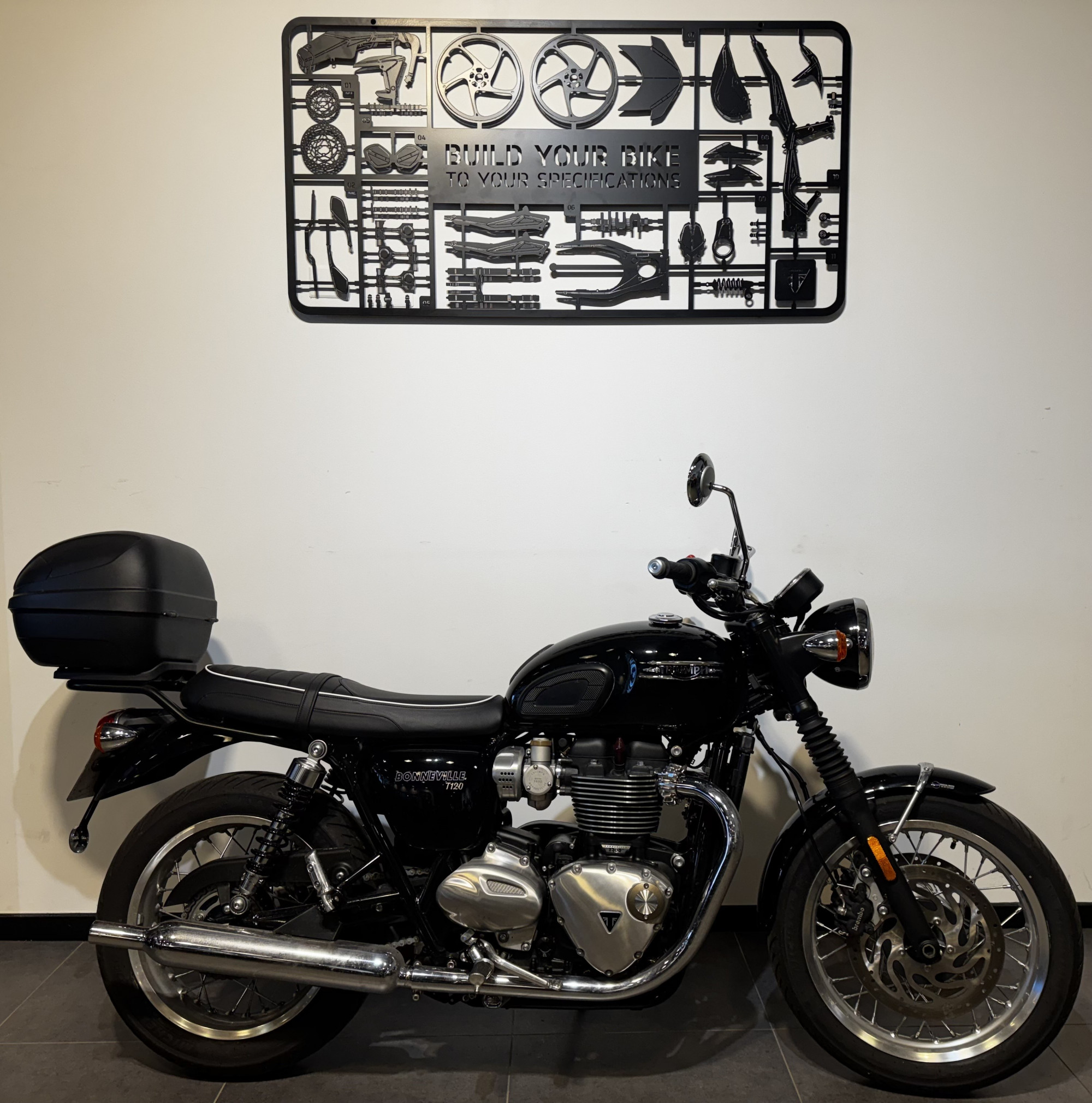 TRIUMPH BONNEVILLE T120