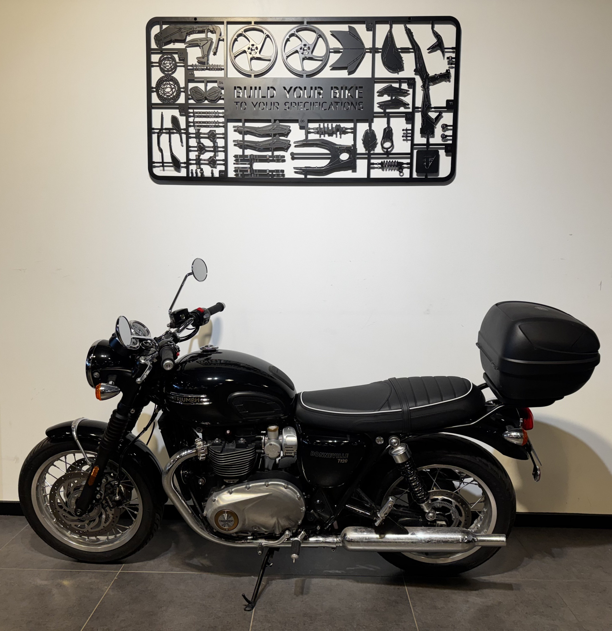 TRIUMPH BONNEVILLE T120