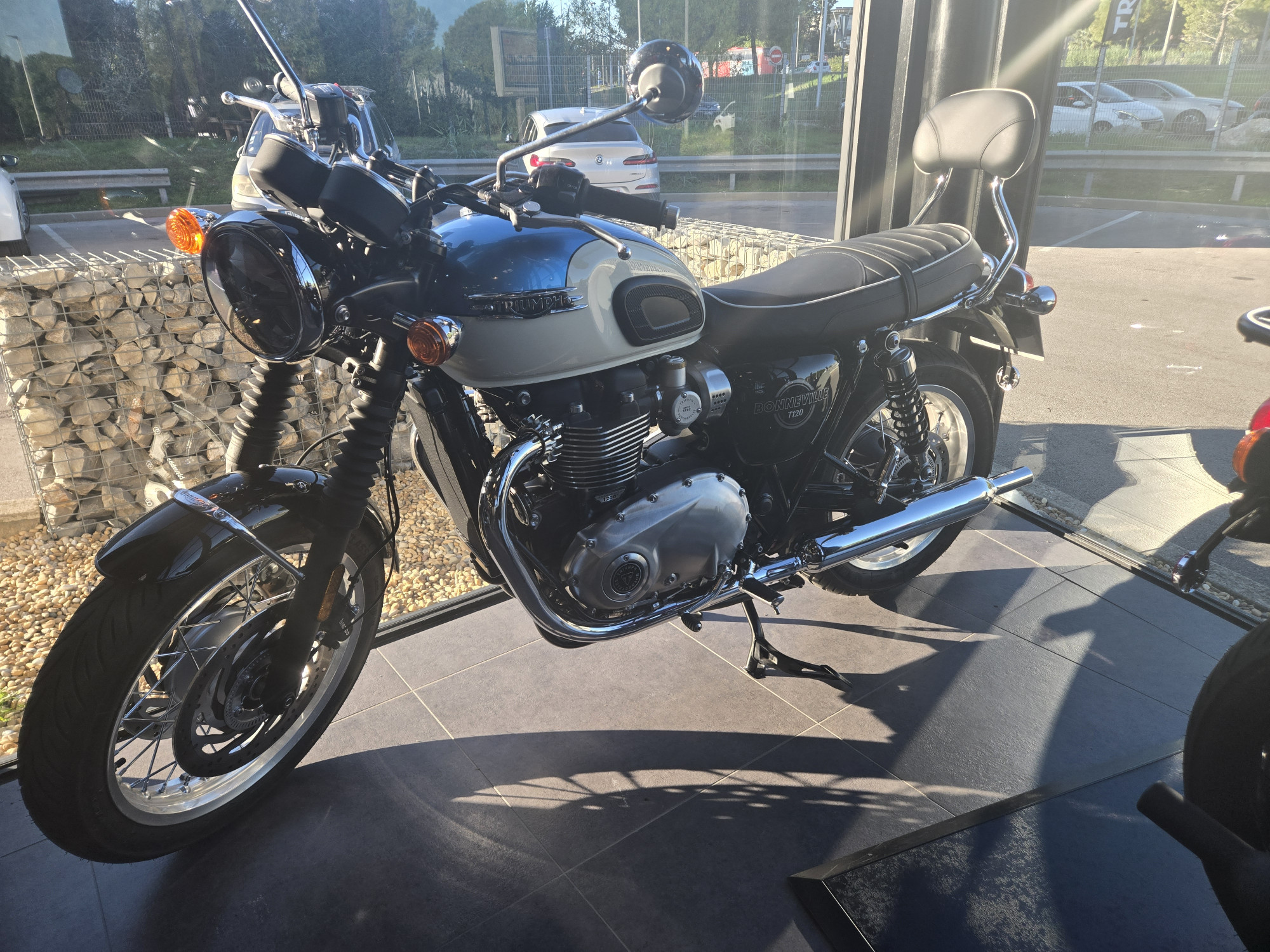 TRIUMPH BONNEVILLE T120