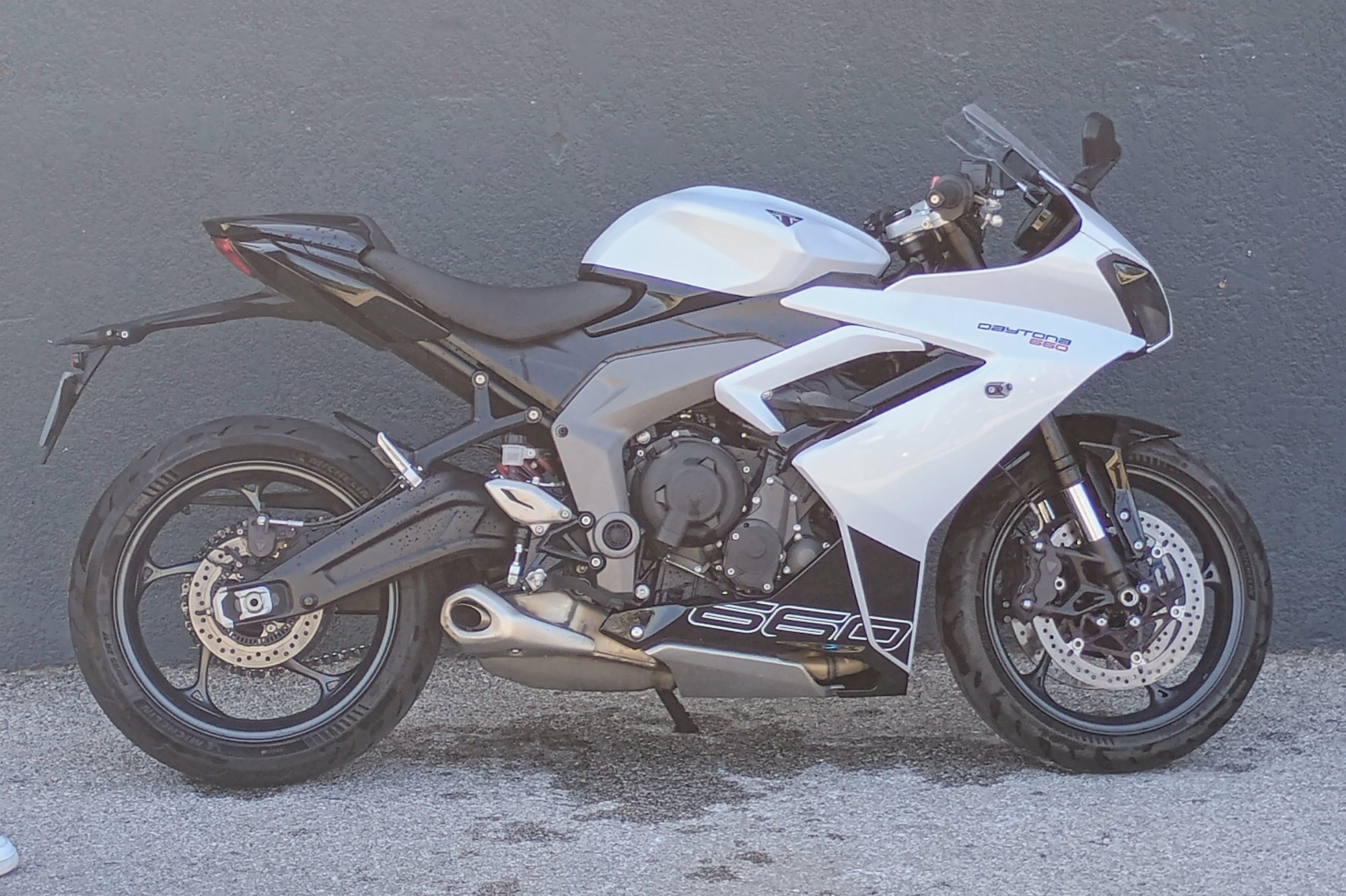TRIUMPH 	DAYTONA 660