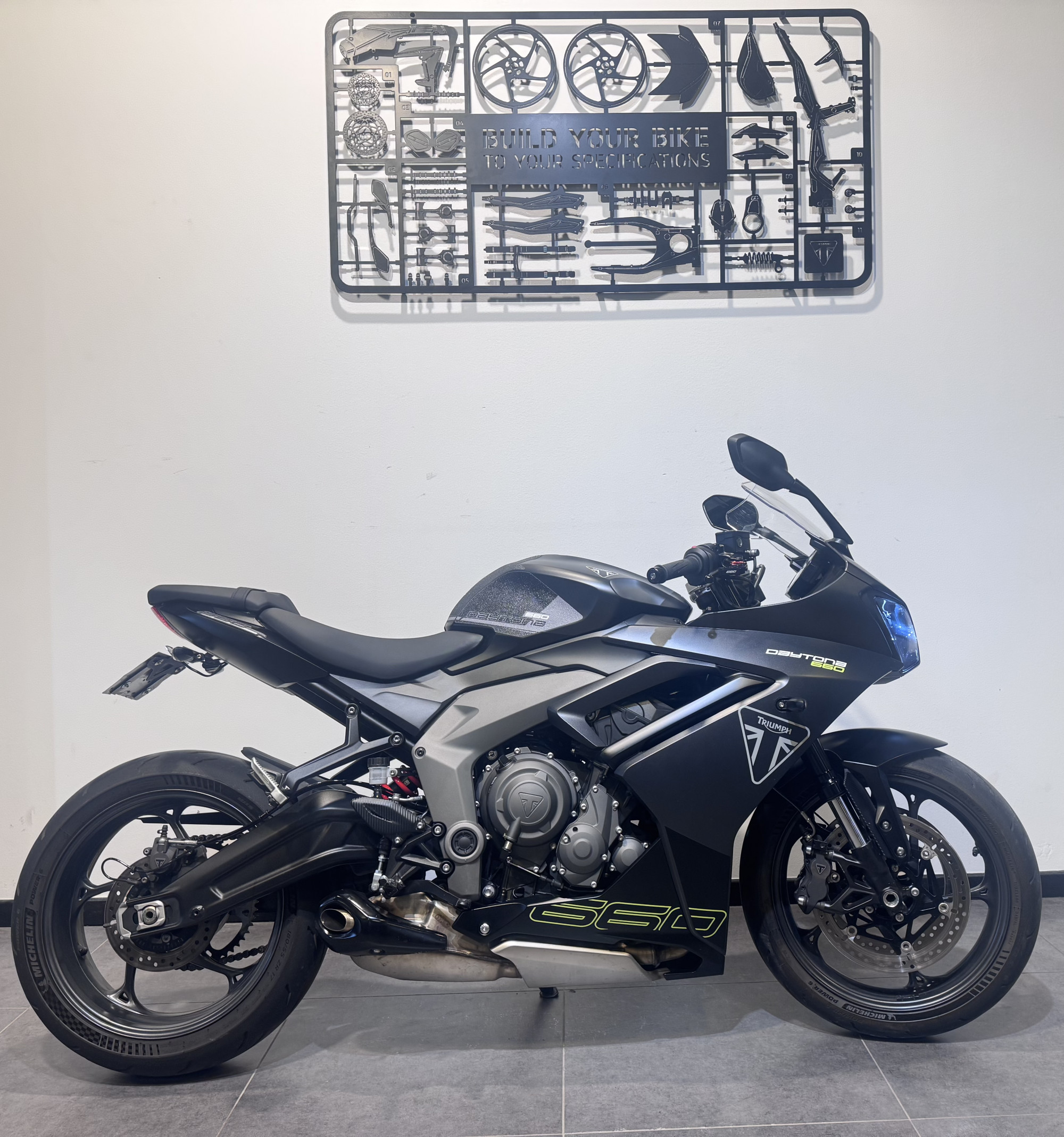 TRIUMPH 	DAYTONA 660