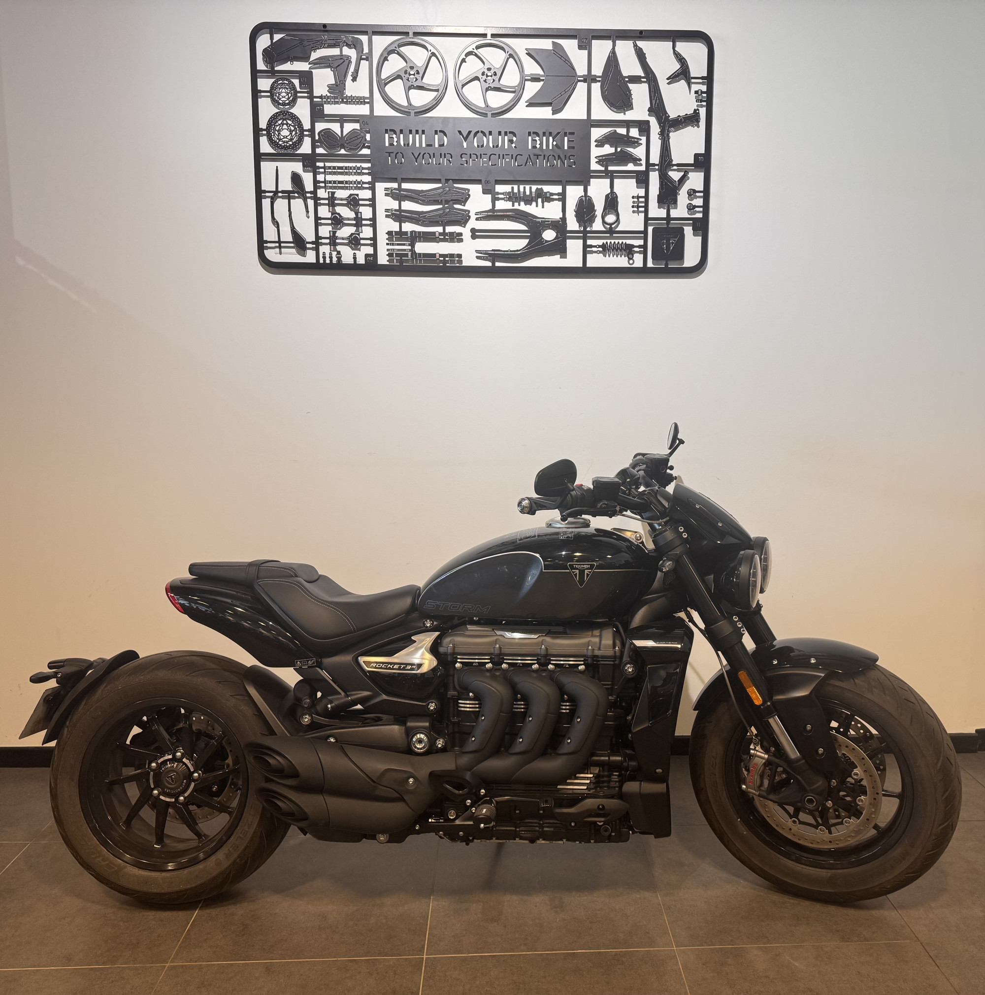 TRIUMPH ROCKET 3 R STORM
