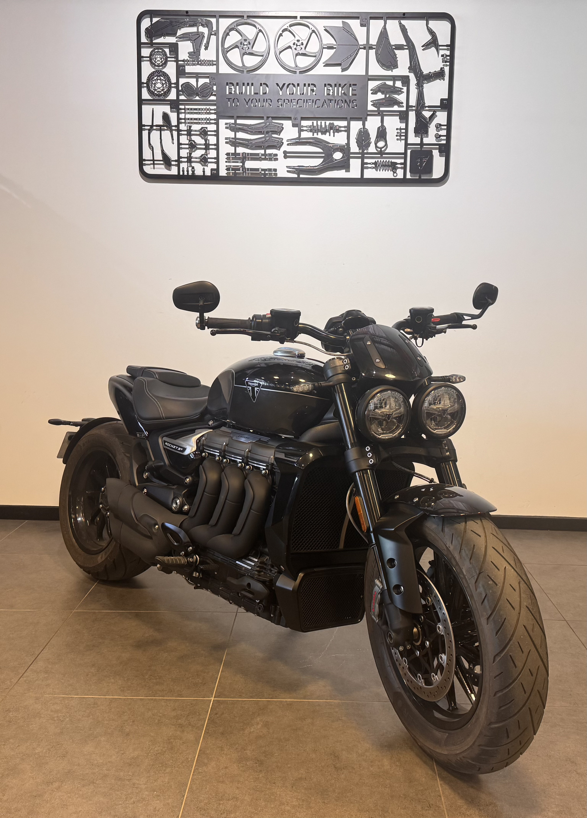 TRIUMPH ROCKET 3 R STORM