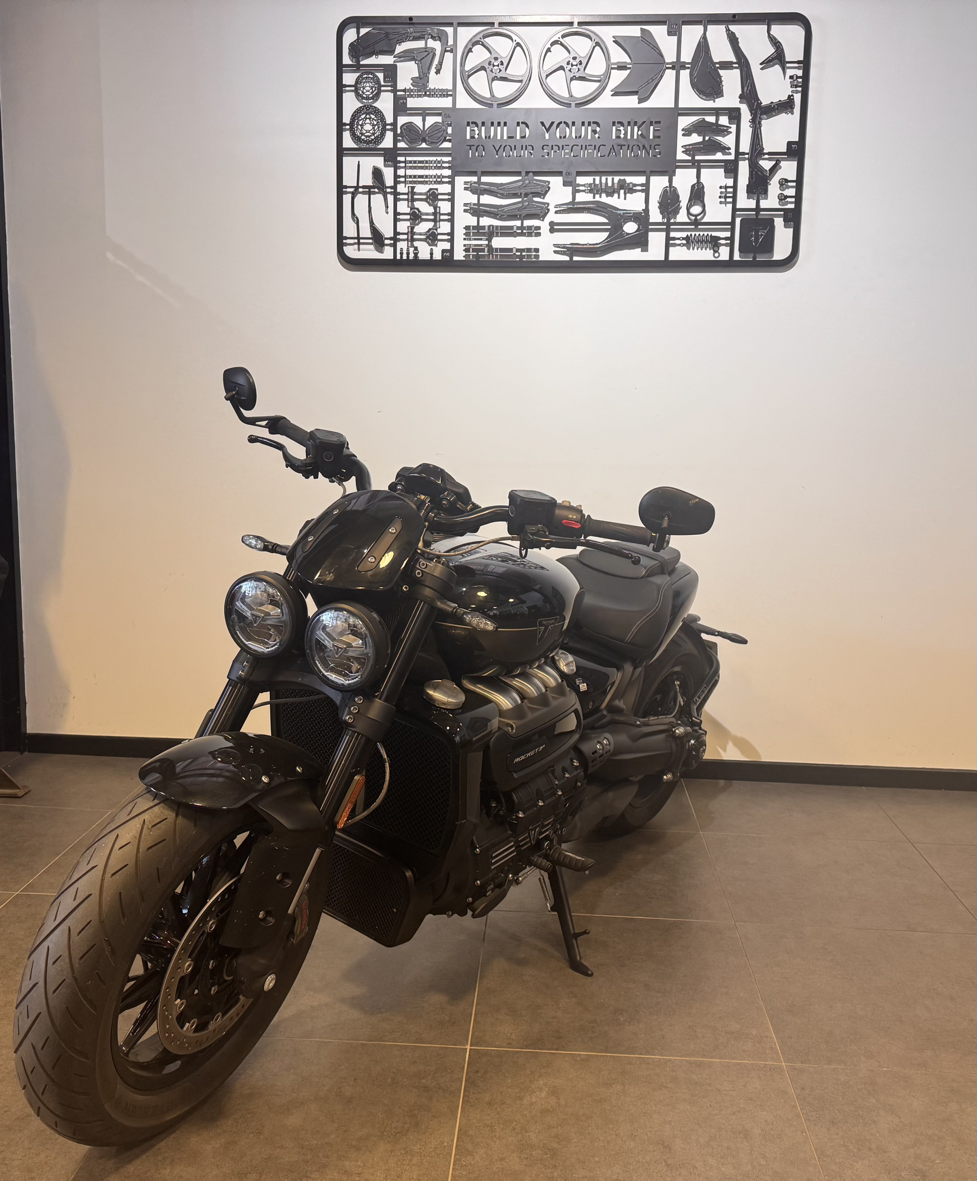 TRIUMPH ROCKET 3 R STORM