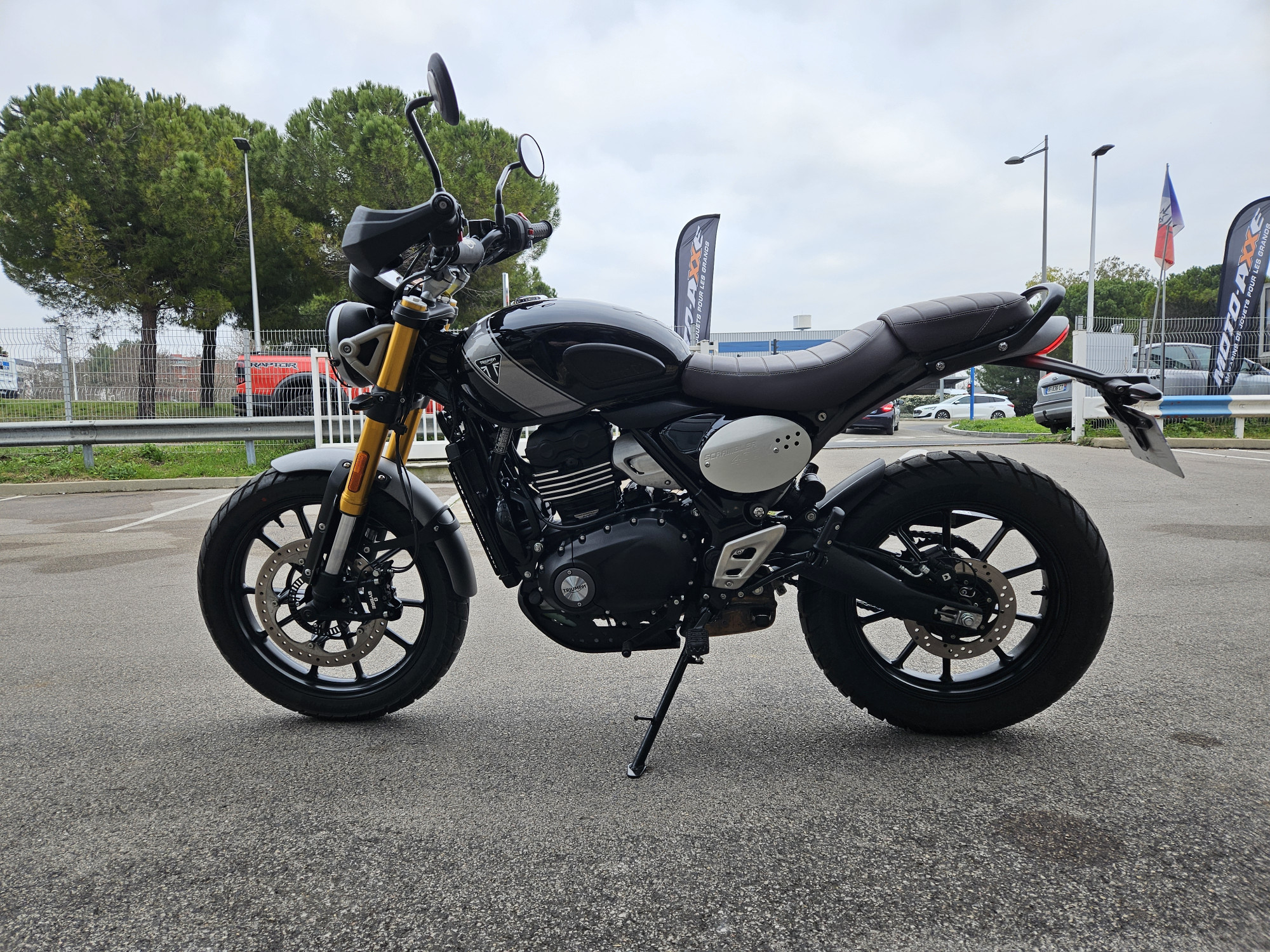 TRIUMPH SCRAMBLER 400 X