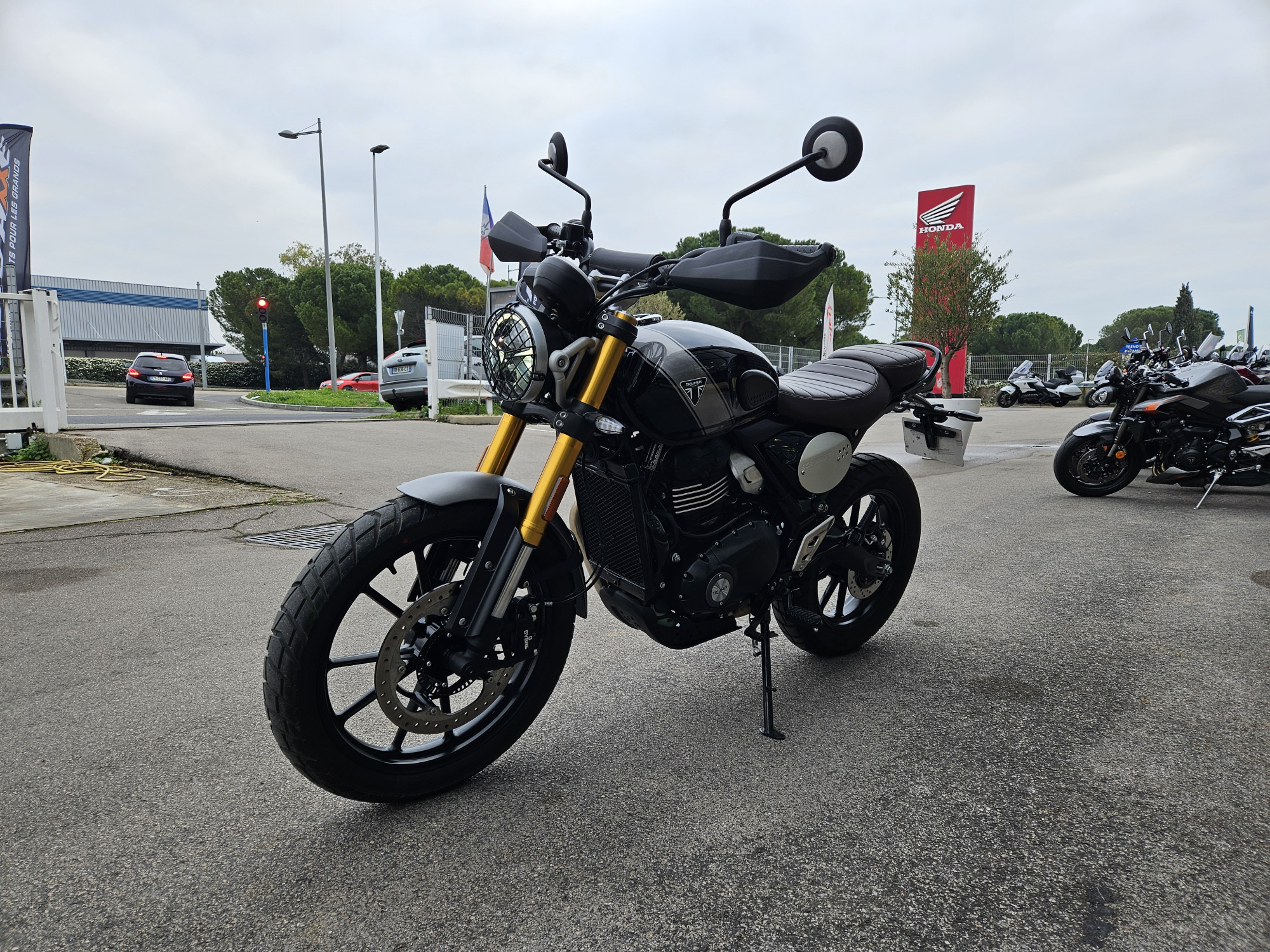 TRIUMPH SCRAMBLER 400 X