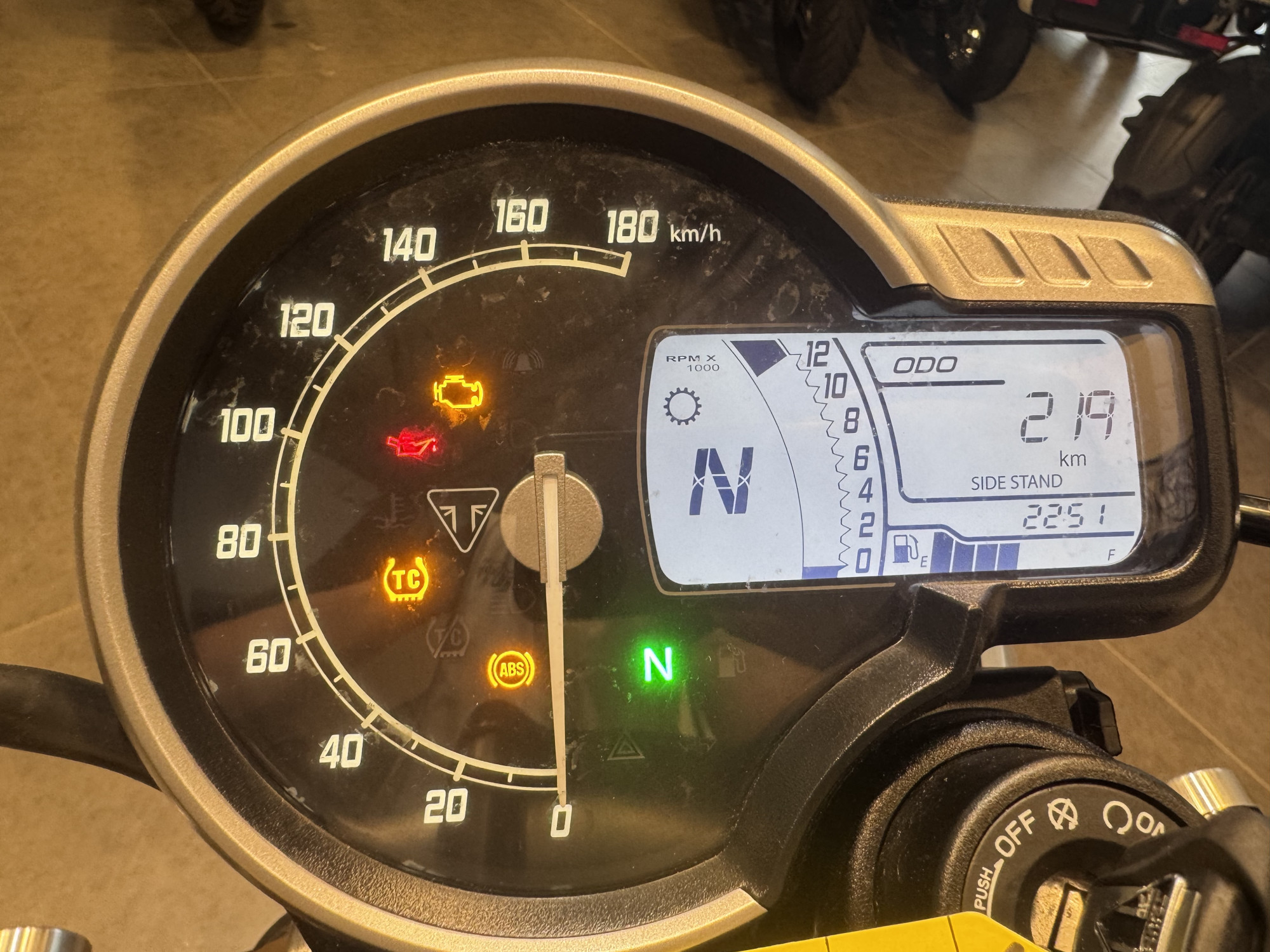 TRIUMPH SPEED 400