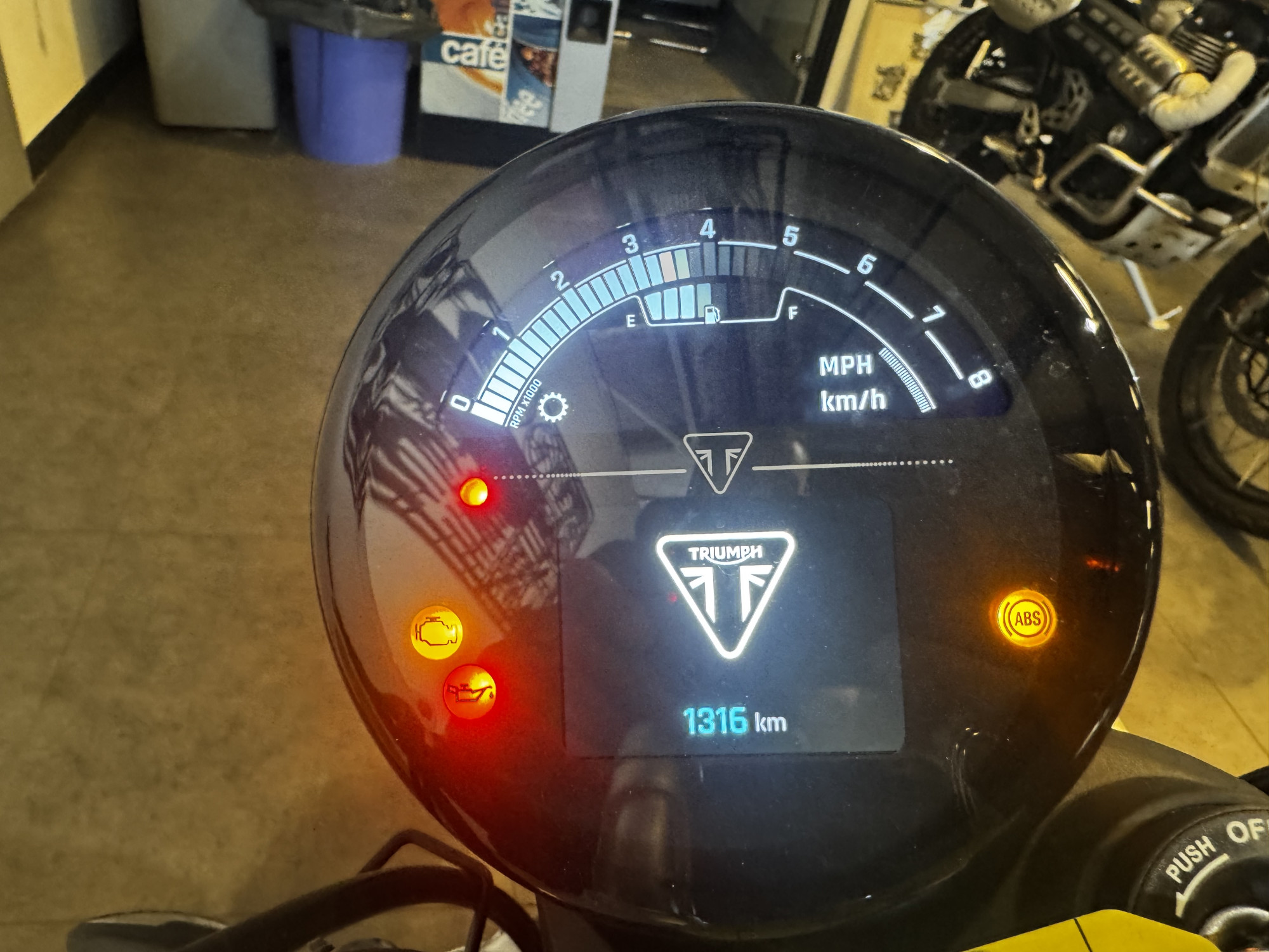 TRIUMPH SPEED TWIN 1200