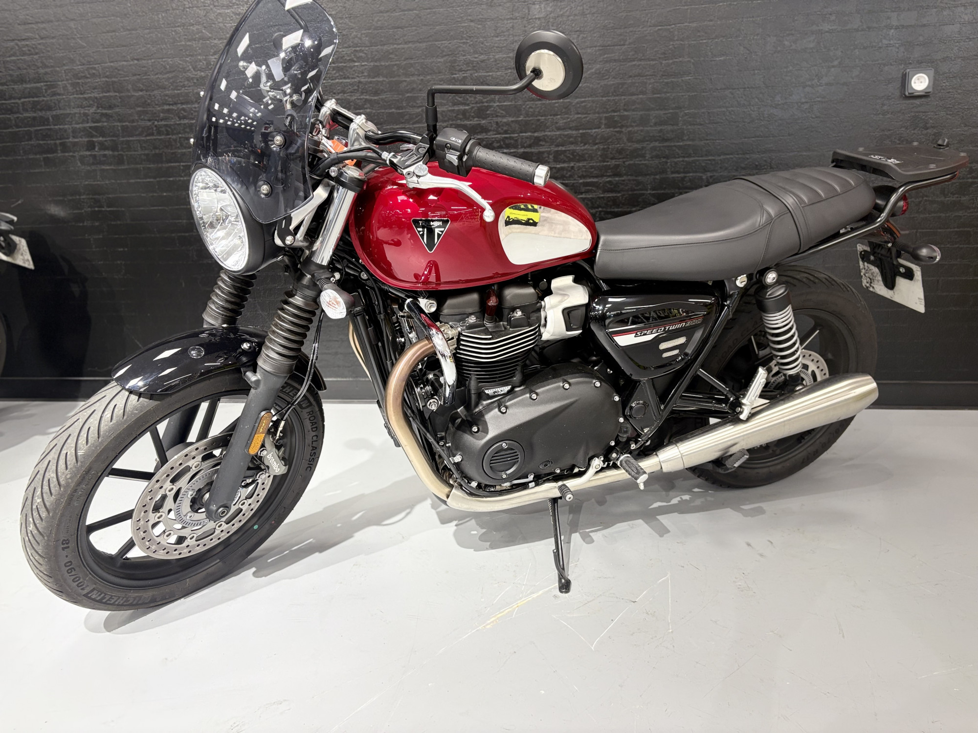 TRIUMPH SPEED TWIN 900
