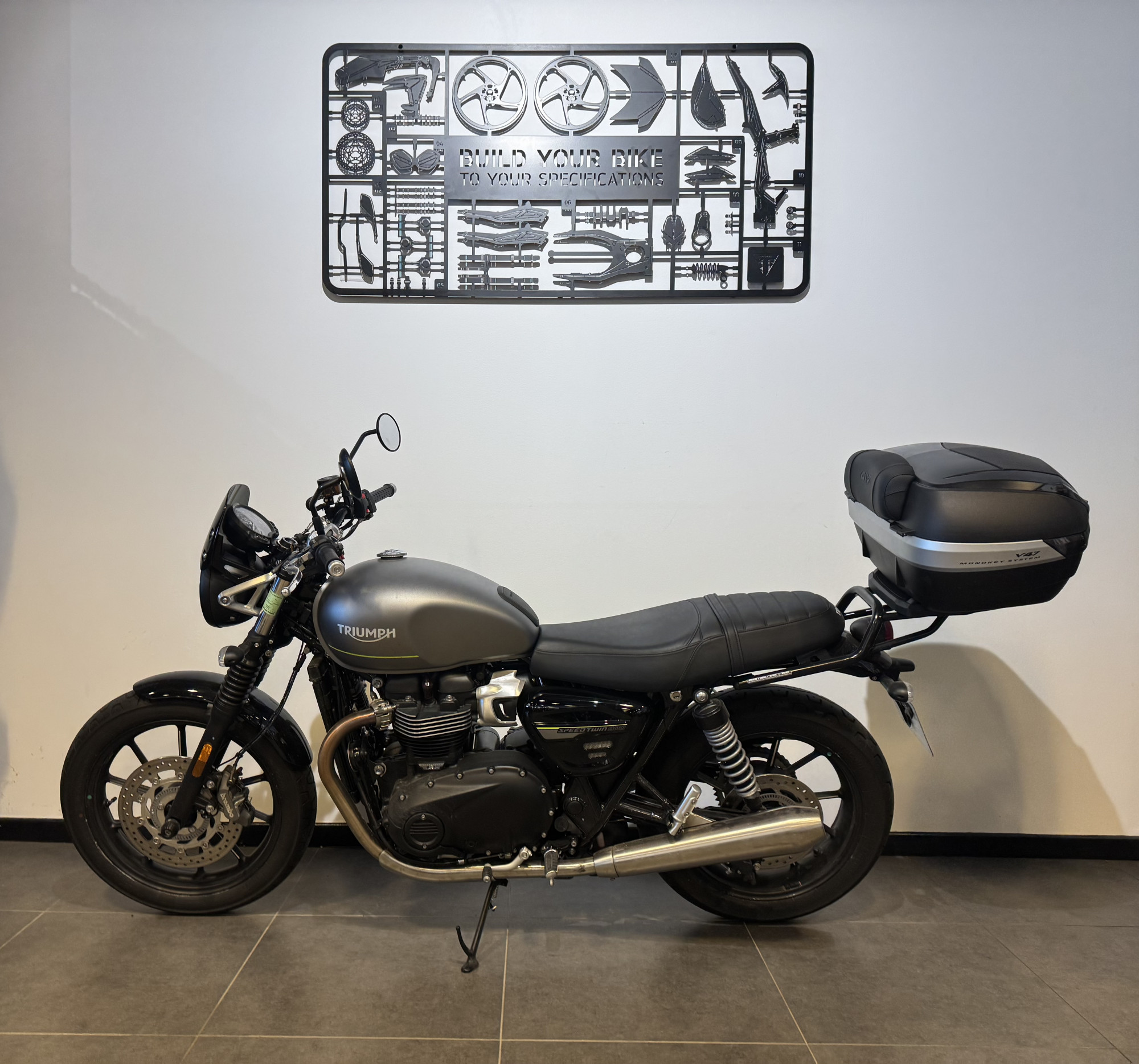 TRIUMPH SPEED TWIN 900