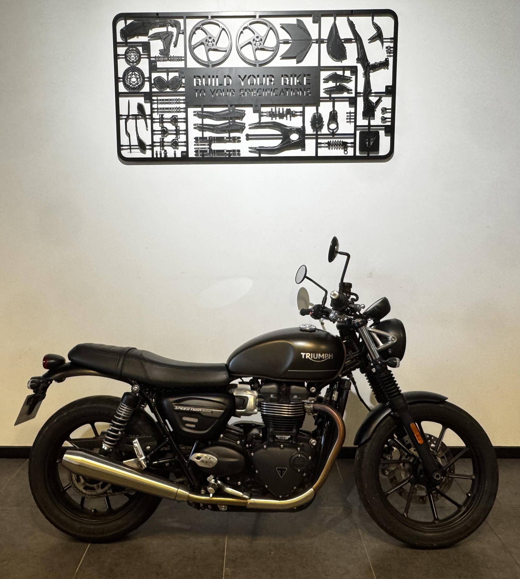 TRIUMPH SPEED TWIN 900