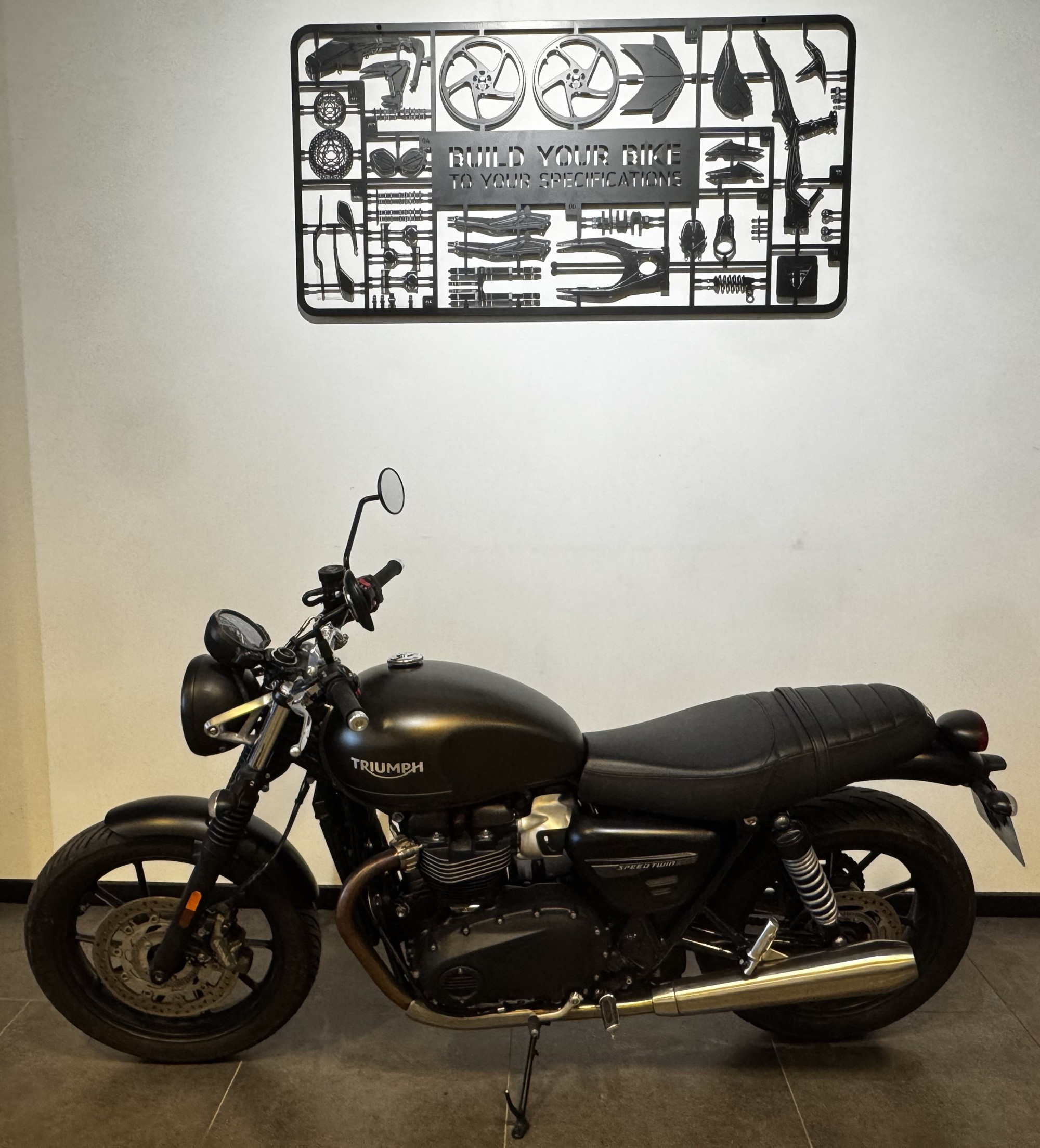 TRIUMPH SPEED TWIN 900