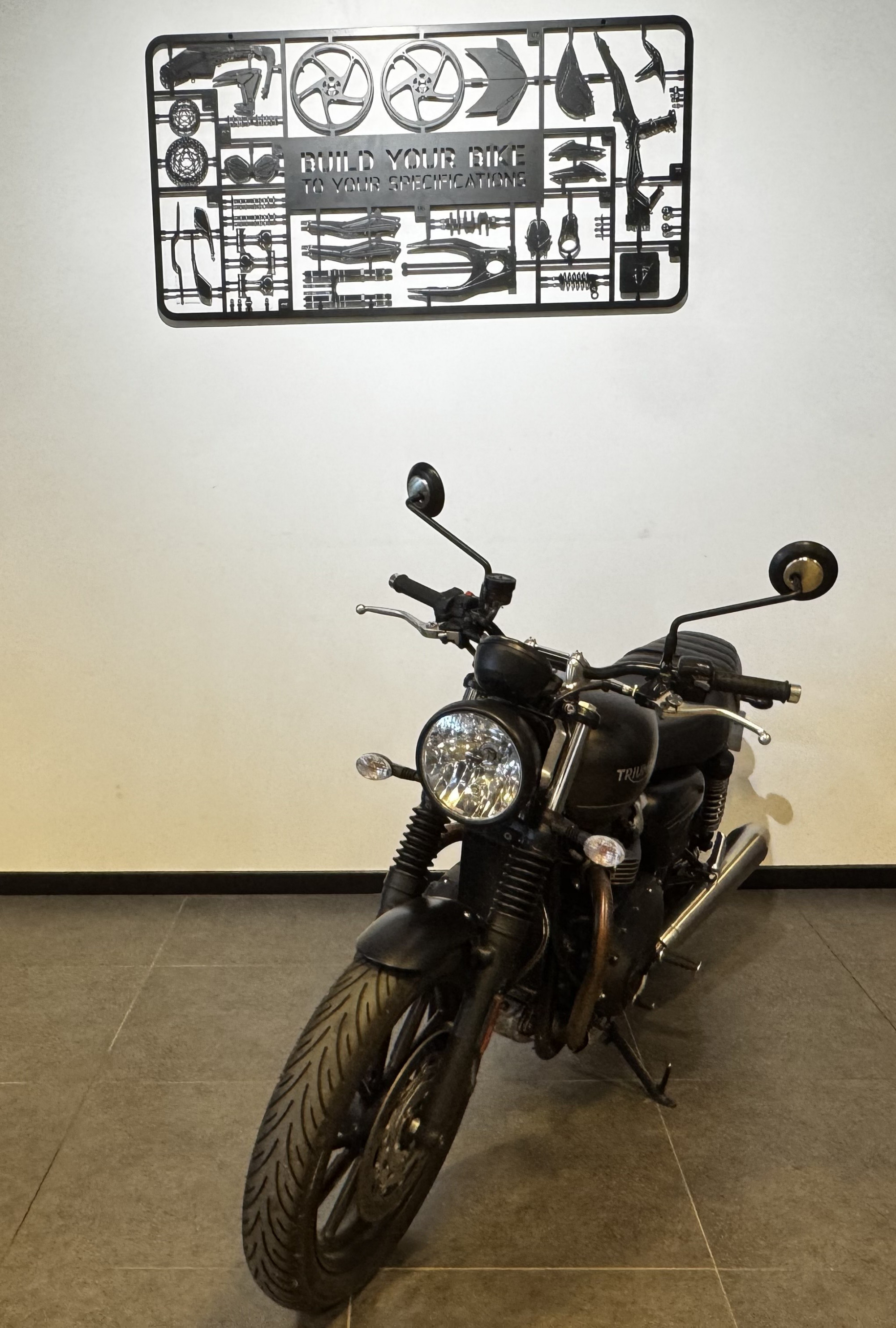 TRIUMPH SPEED TWIN 900