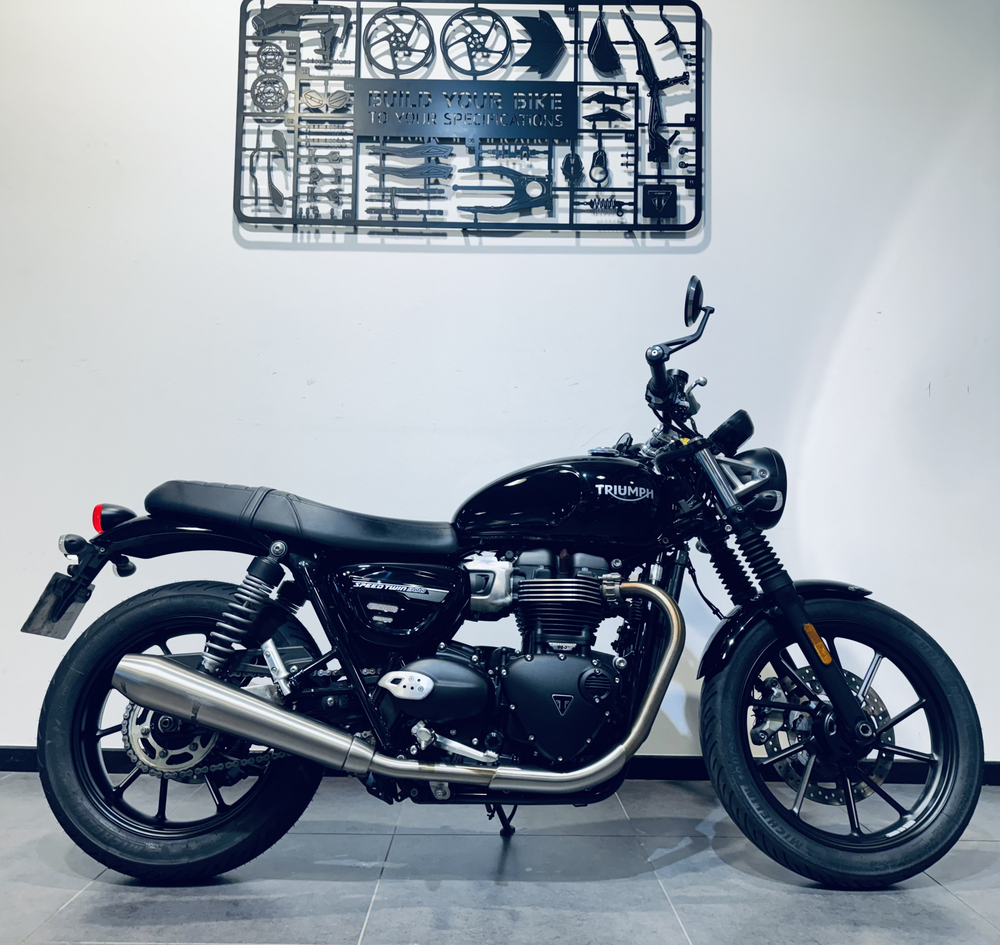 TRIUMPH SPEED TWIN 900