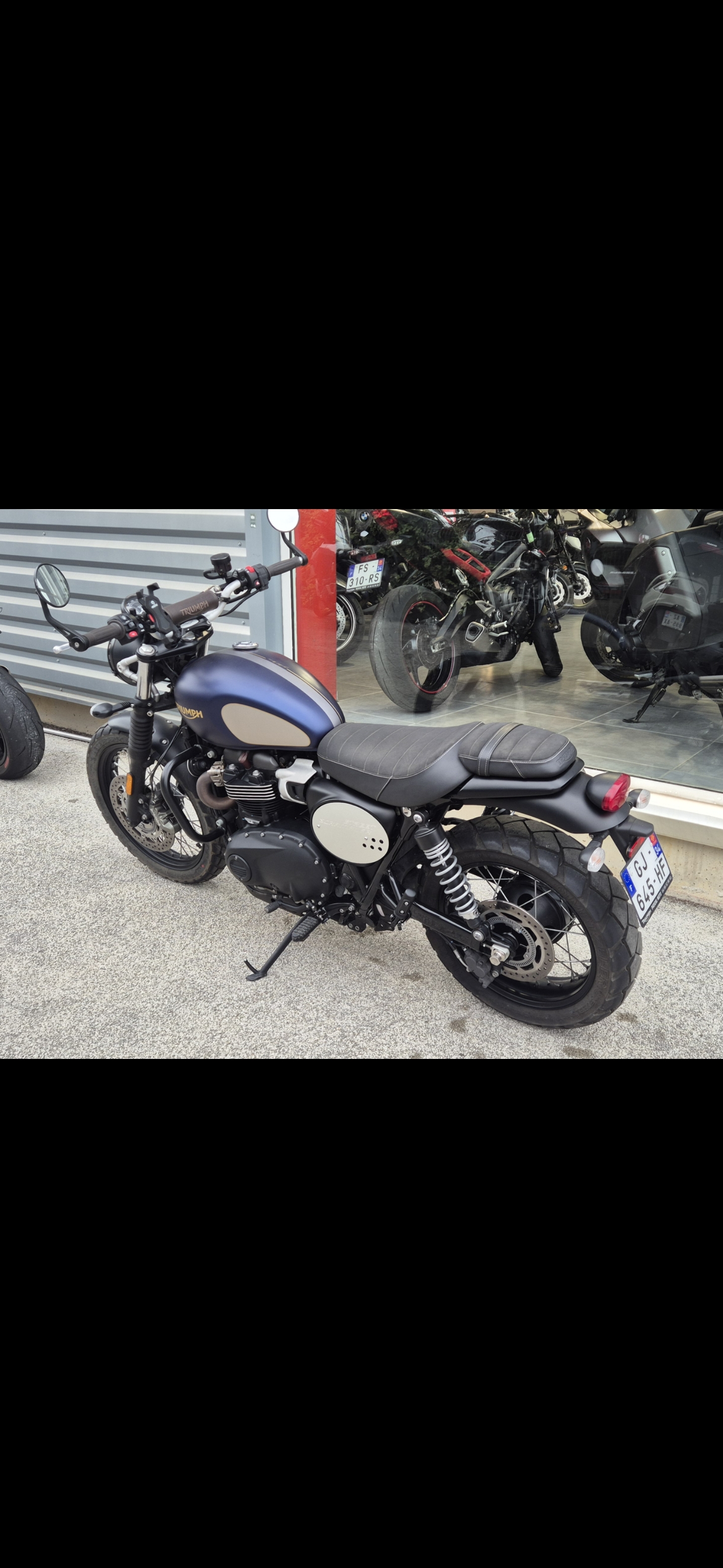 TRIUMPH STREET SCRAMBLER  900