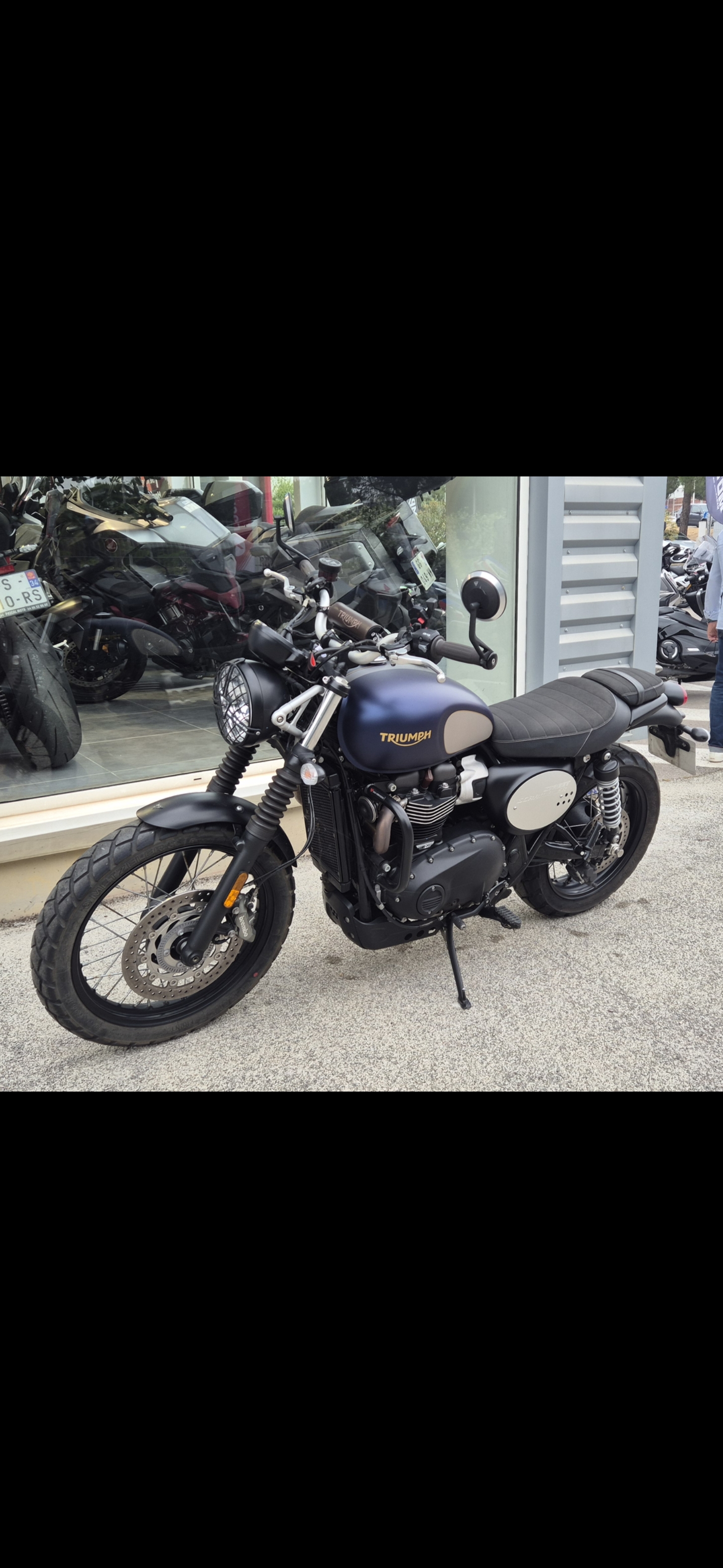 TRIUMPH STREET SCRAMBLER  900