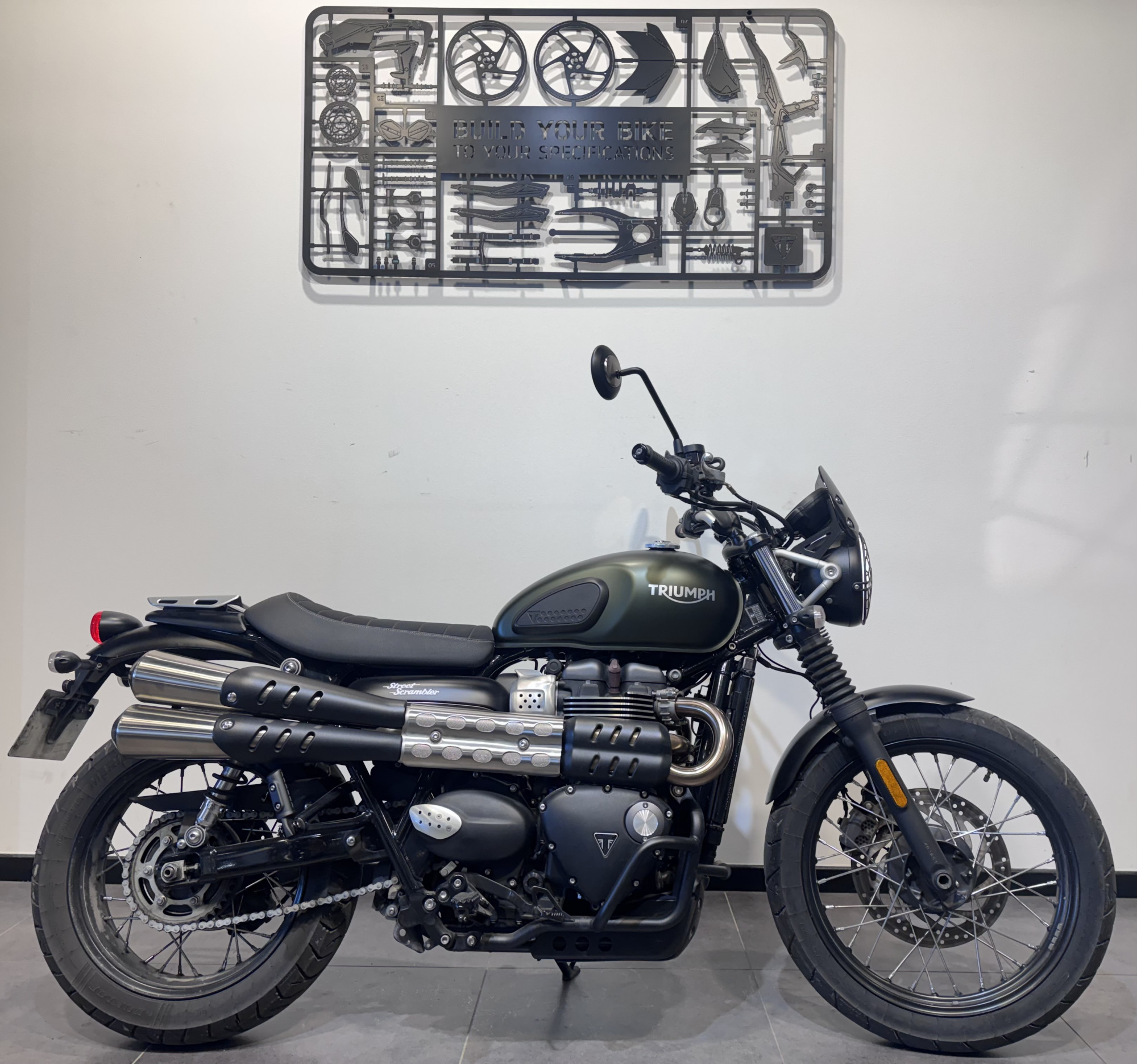 TRIUMPH STREET SCRAMBLER  900
