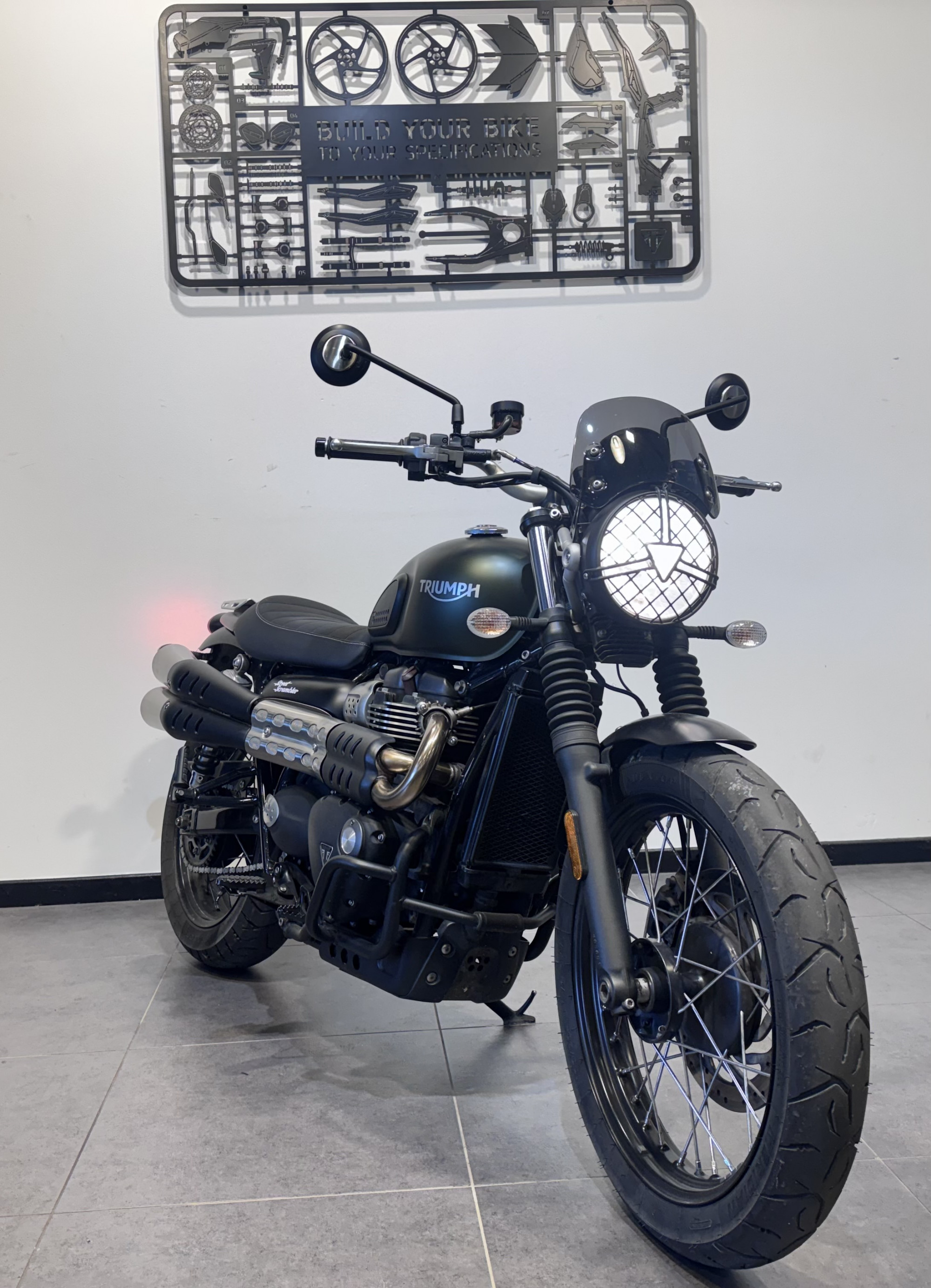 TRIUMPH STREET SCRAMBLER  900