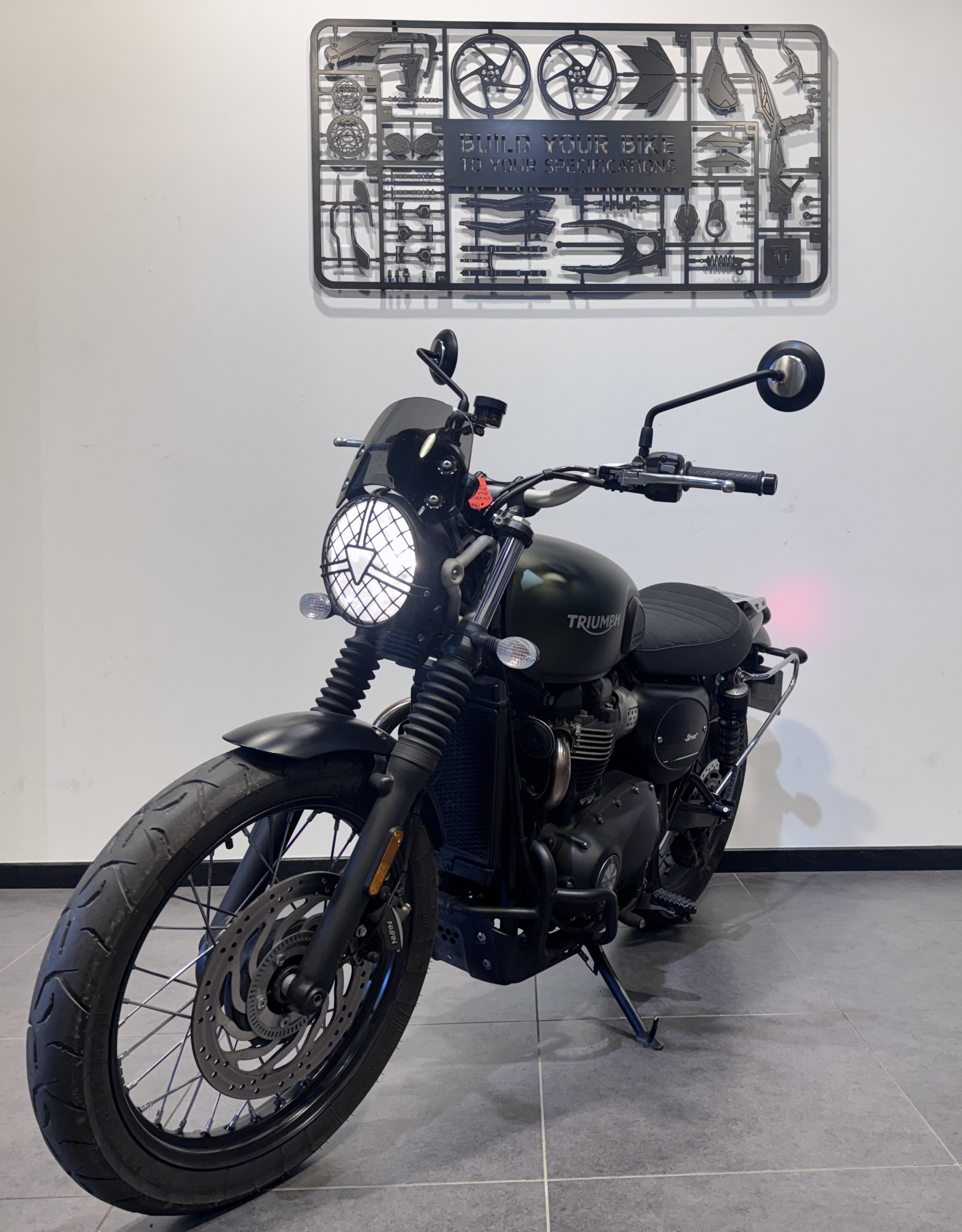 TRIUMPH STREET SCRAMBLER  900