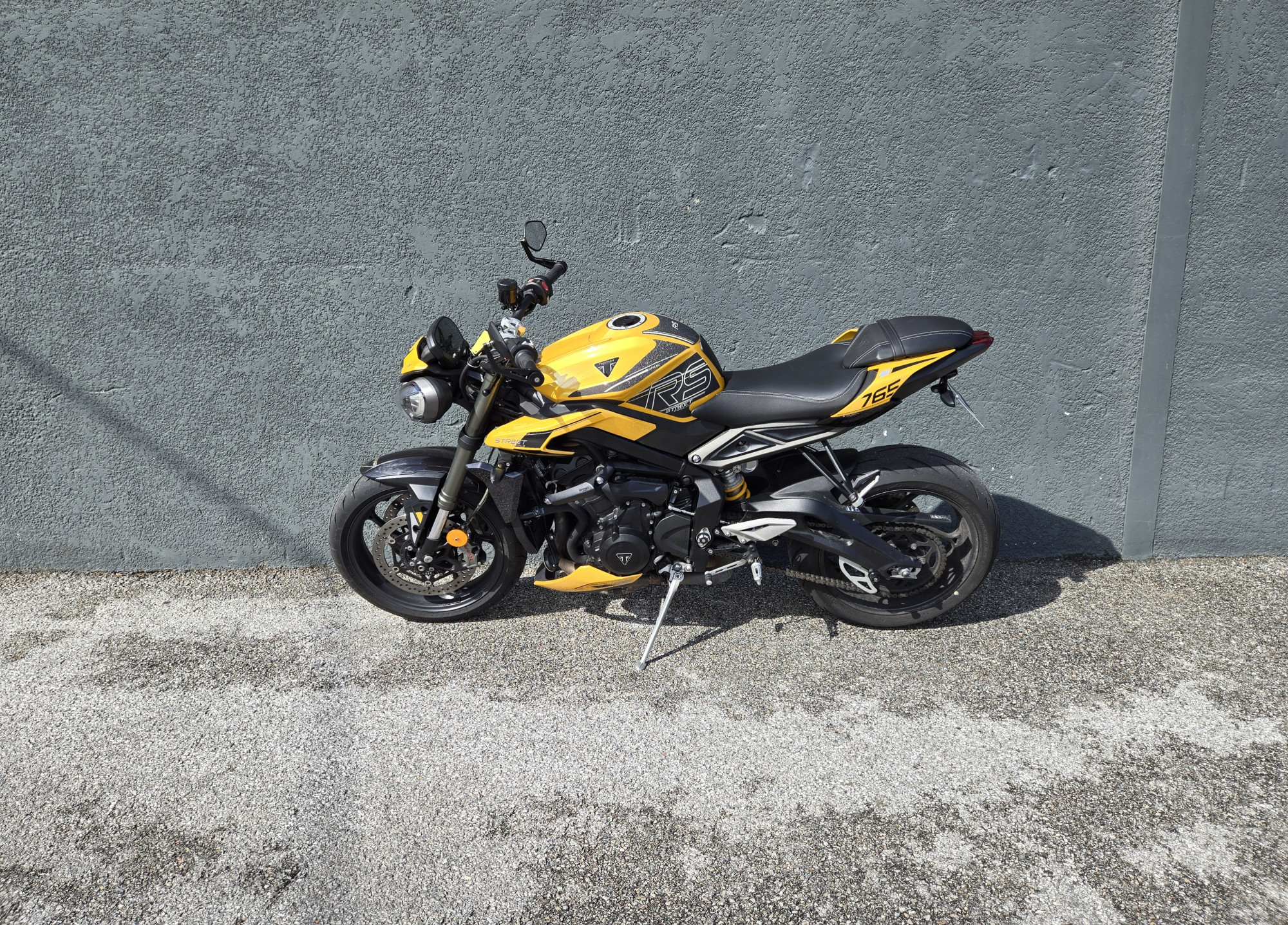 TRIUMPH STREET TRIPLE 660 RS