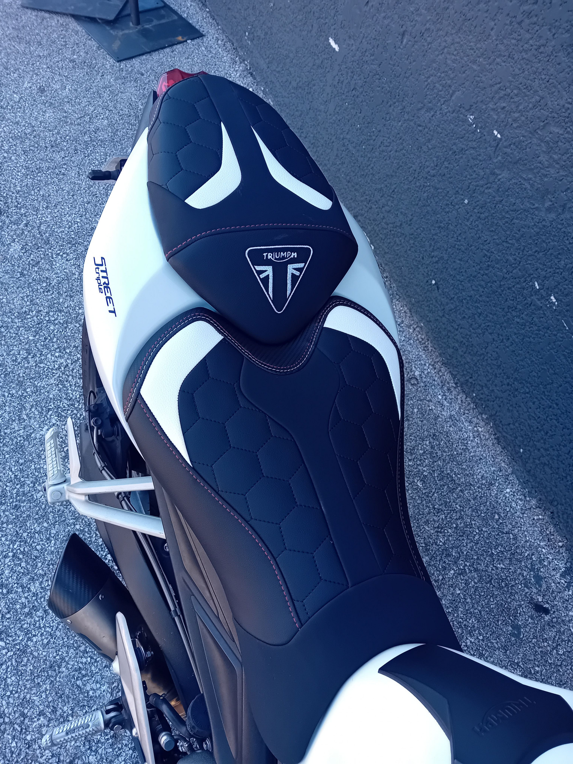 TRIUMPH STREET TRIPLE 660 S