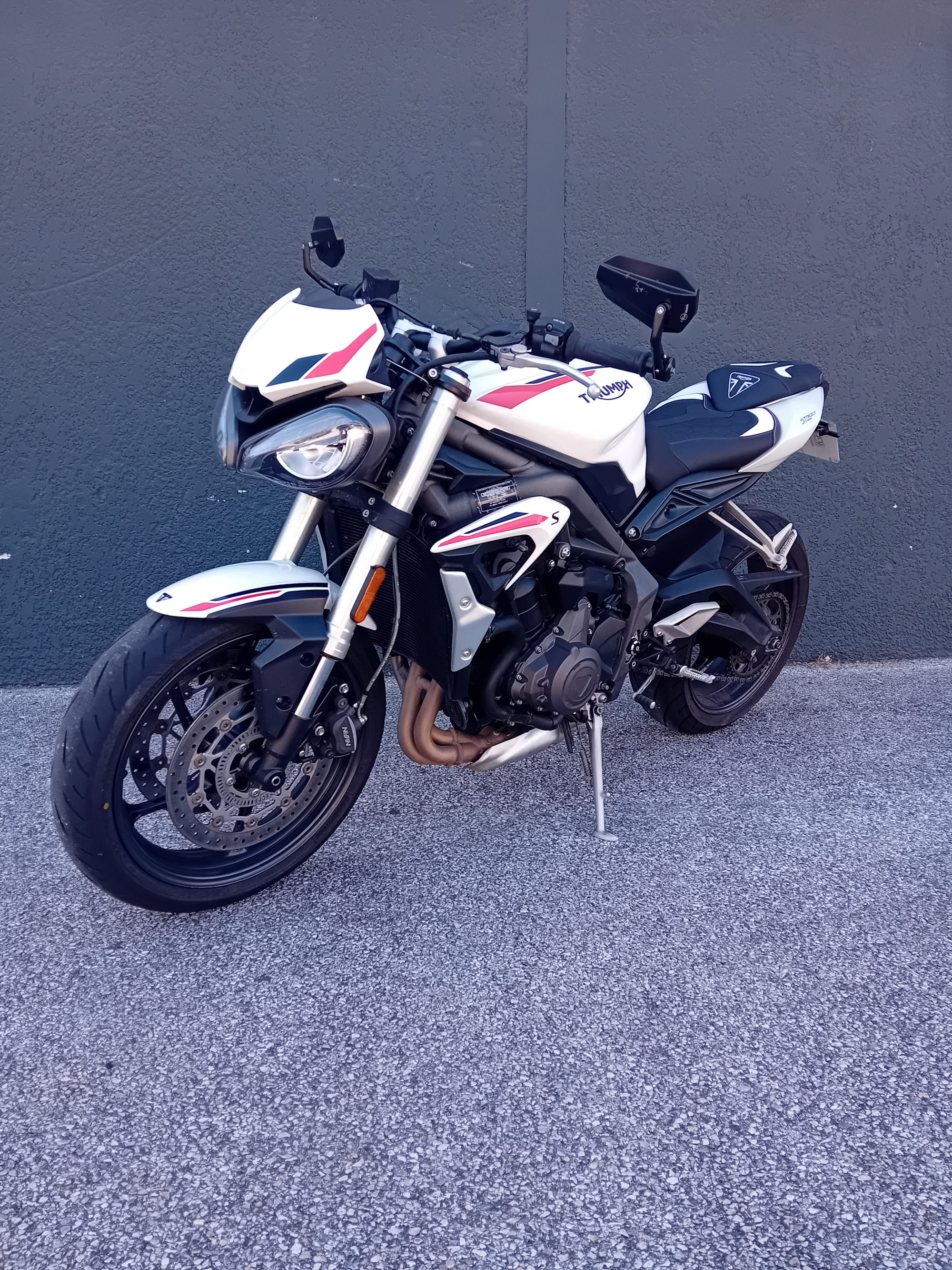 TRIUMPH STREET TRIPLE 660 S