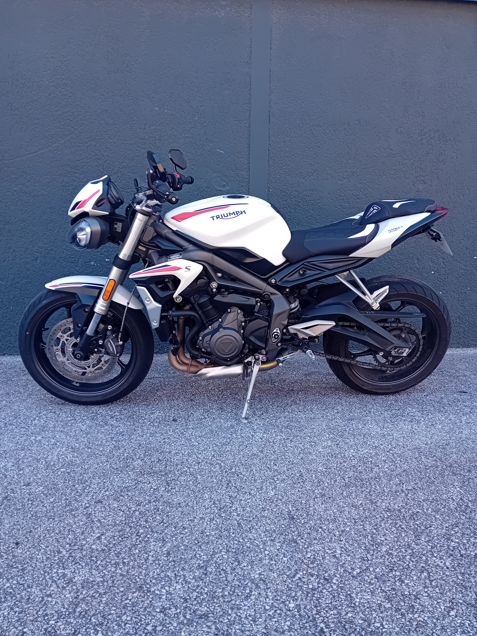 TRIUMPH STREET TRIPLE 660 S