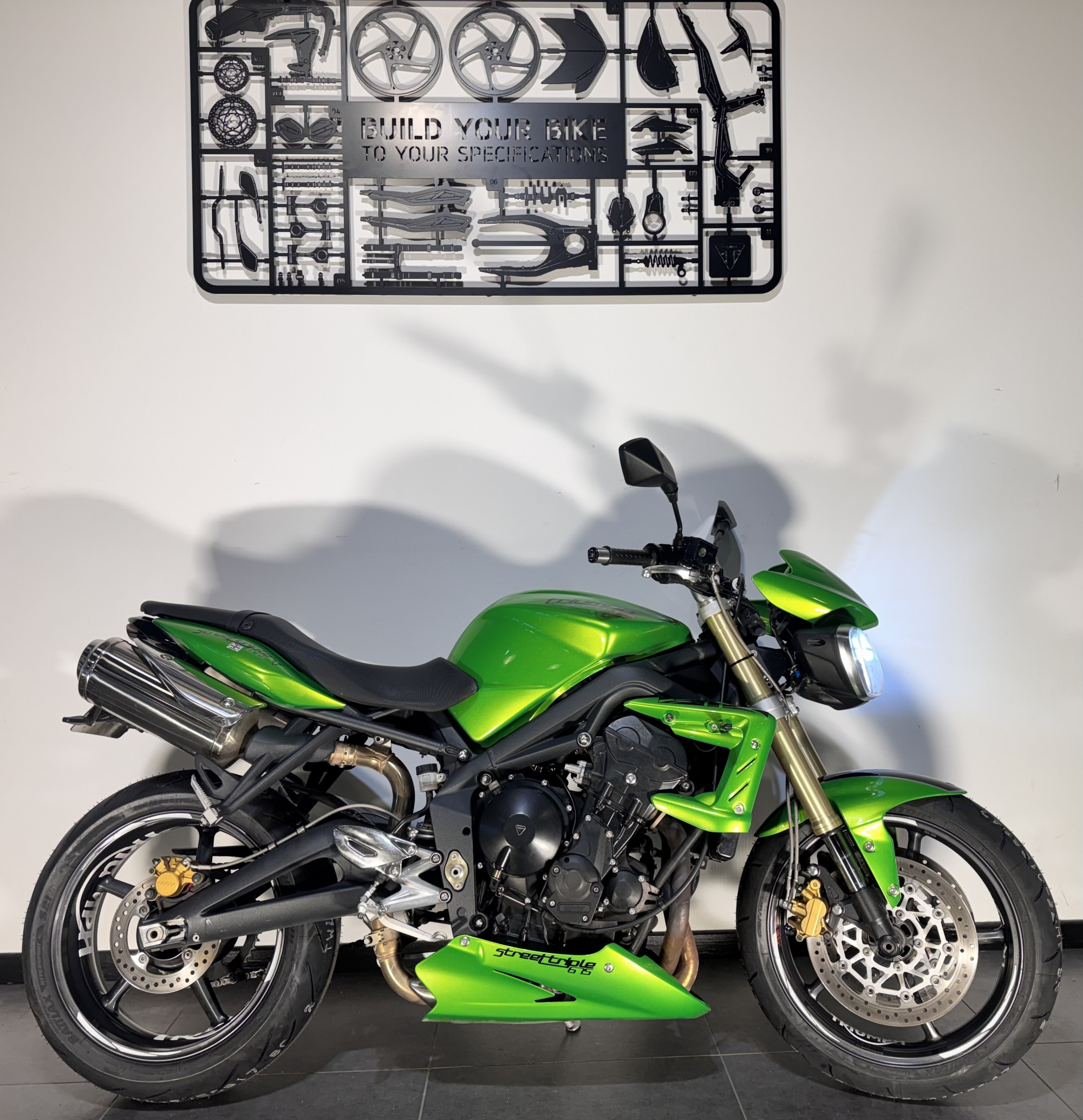 TRIUMPH STREET TRIPLE 675