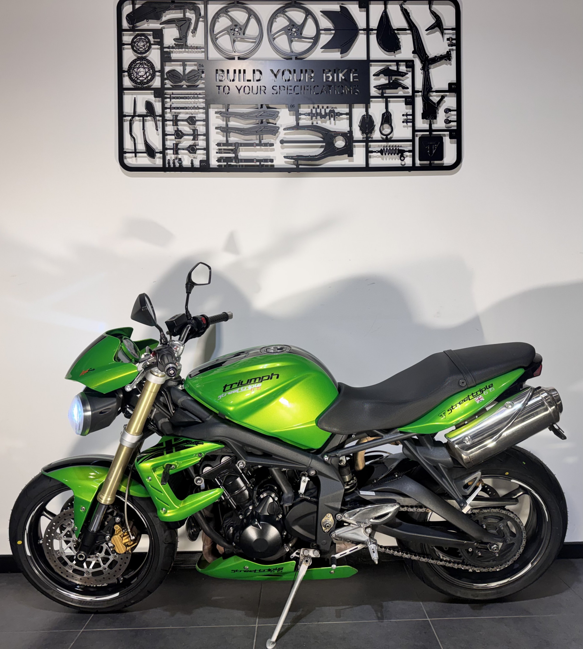 TRIUMPH STREET TRIPLE 675