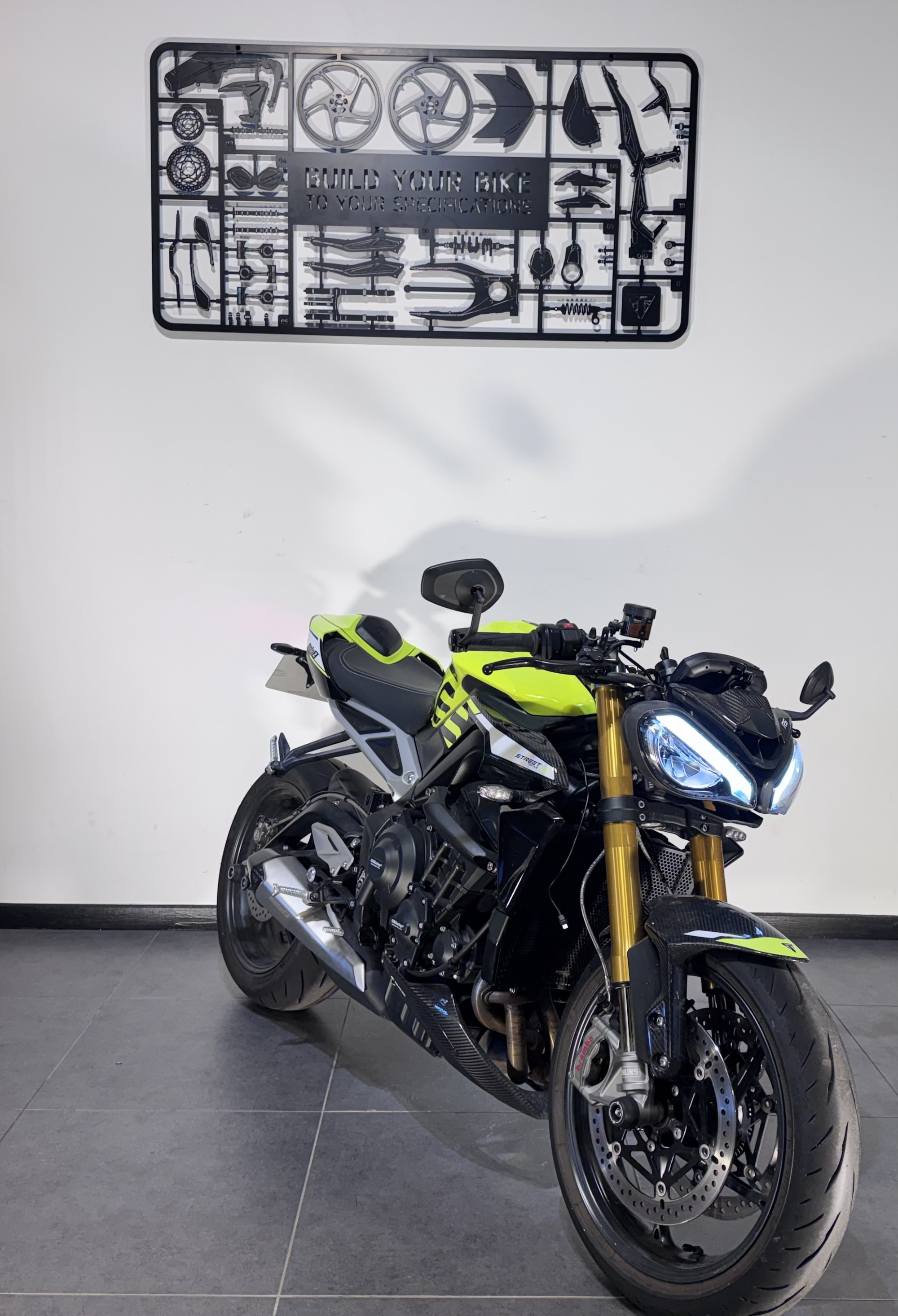 TRIUMPH STREET TRIPLE 765 MOTO2 EDITION