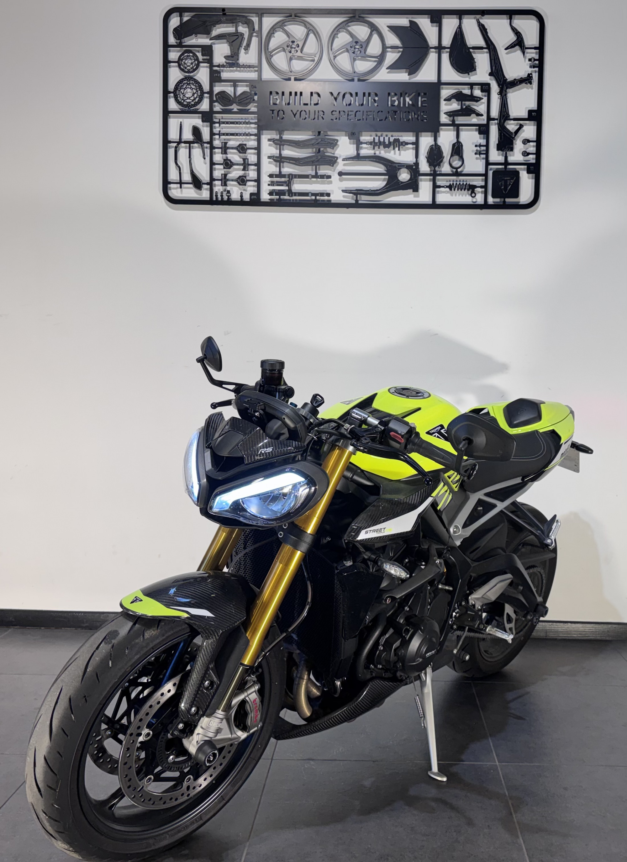 TRIUMPH STREET TRIPLE 765 MOTO2 EDITION