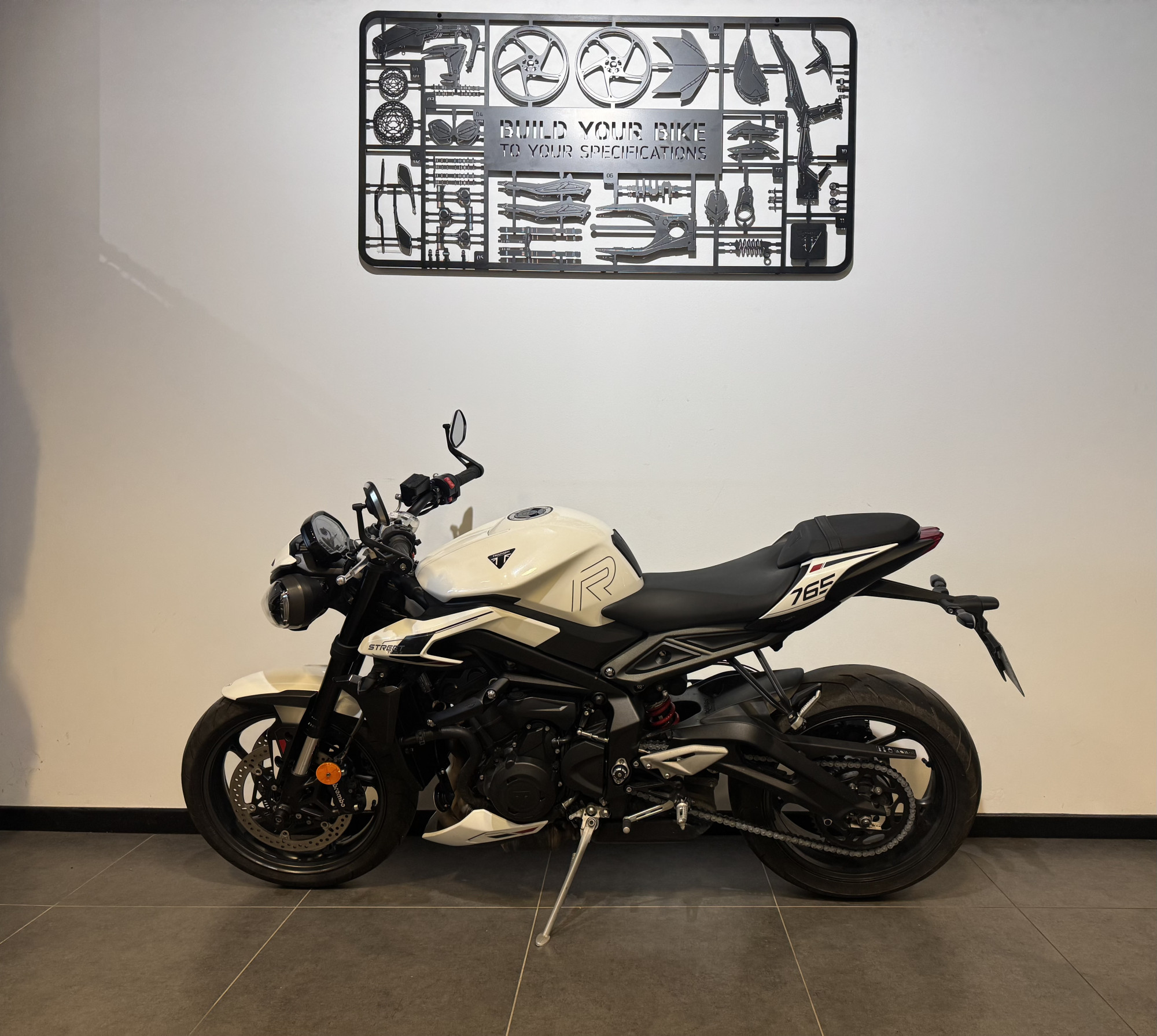 TRIUMPH STREET TRIPLE 765 R