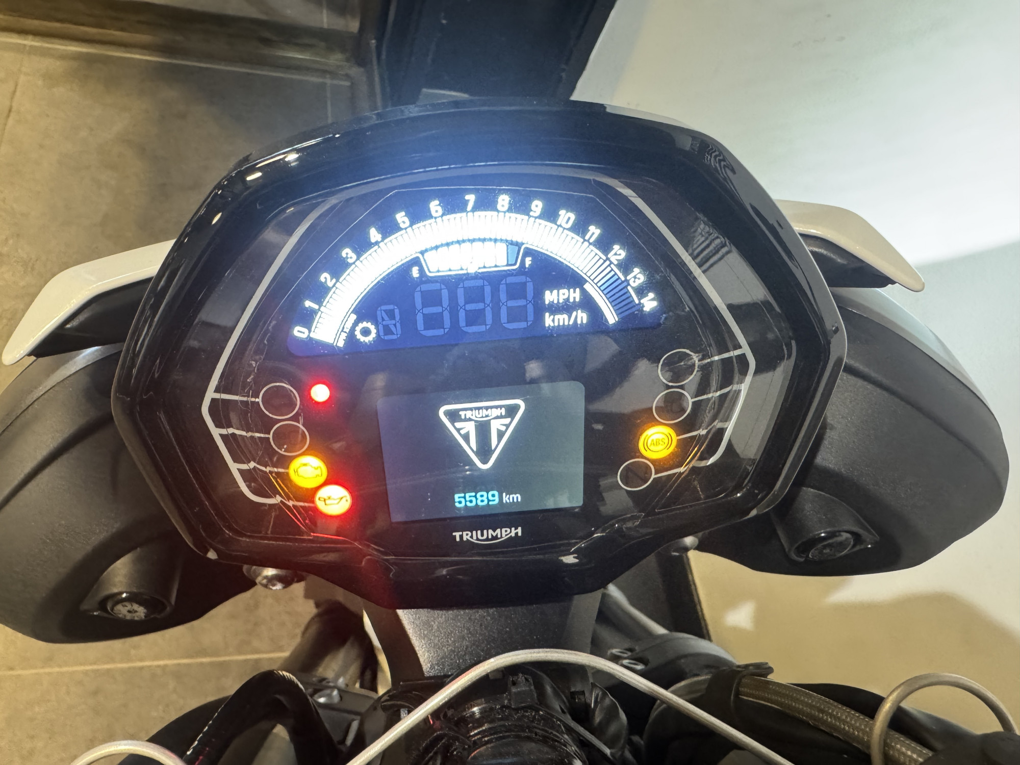 TRIUMPH STREET TRIPLE 765 R