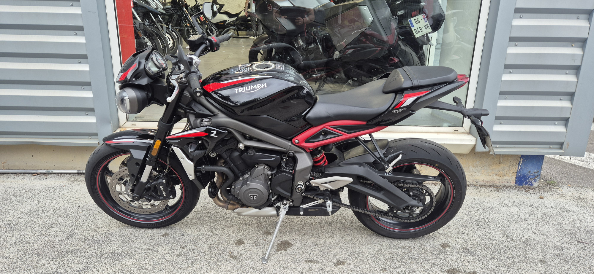 TRIUMPH STREET TRIPLE 765 R