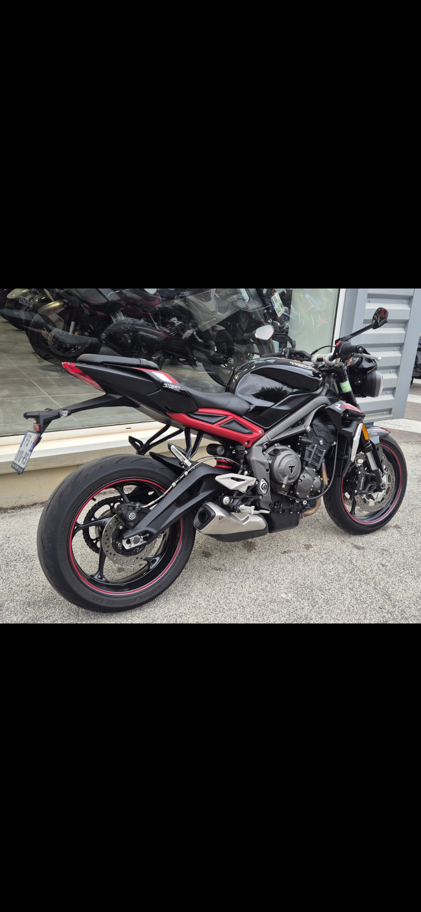 TRIUMPH STREET TRIPLE 765 R