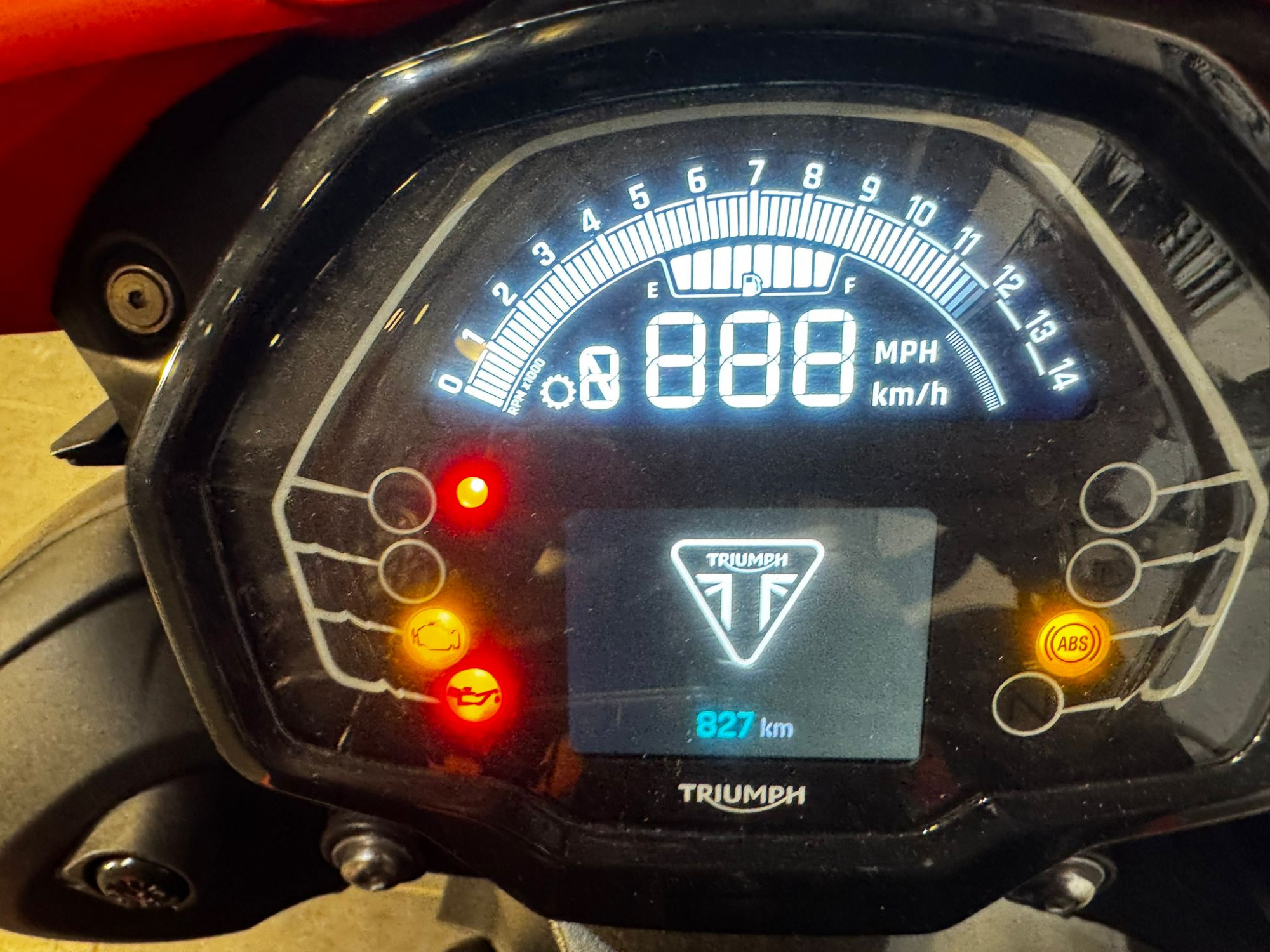 TRIUMPH STREET TRIPLE 765 R