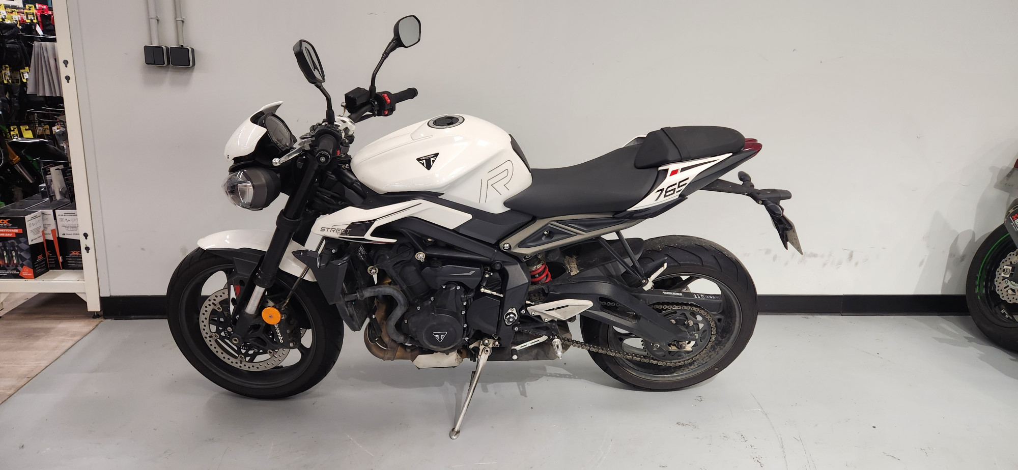 TRIUMPH STREET TRIPLE 765 R