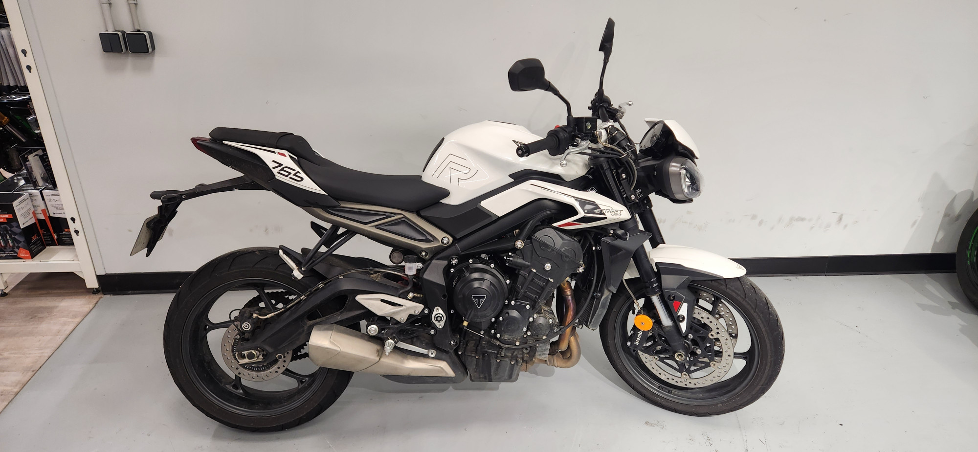 TRIUMPH STREET TRIPLE 765 R