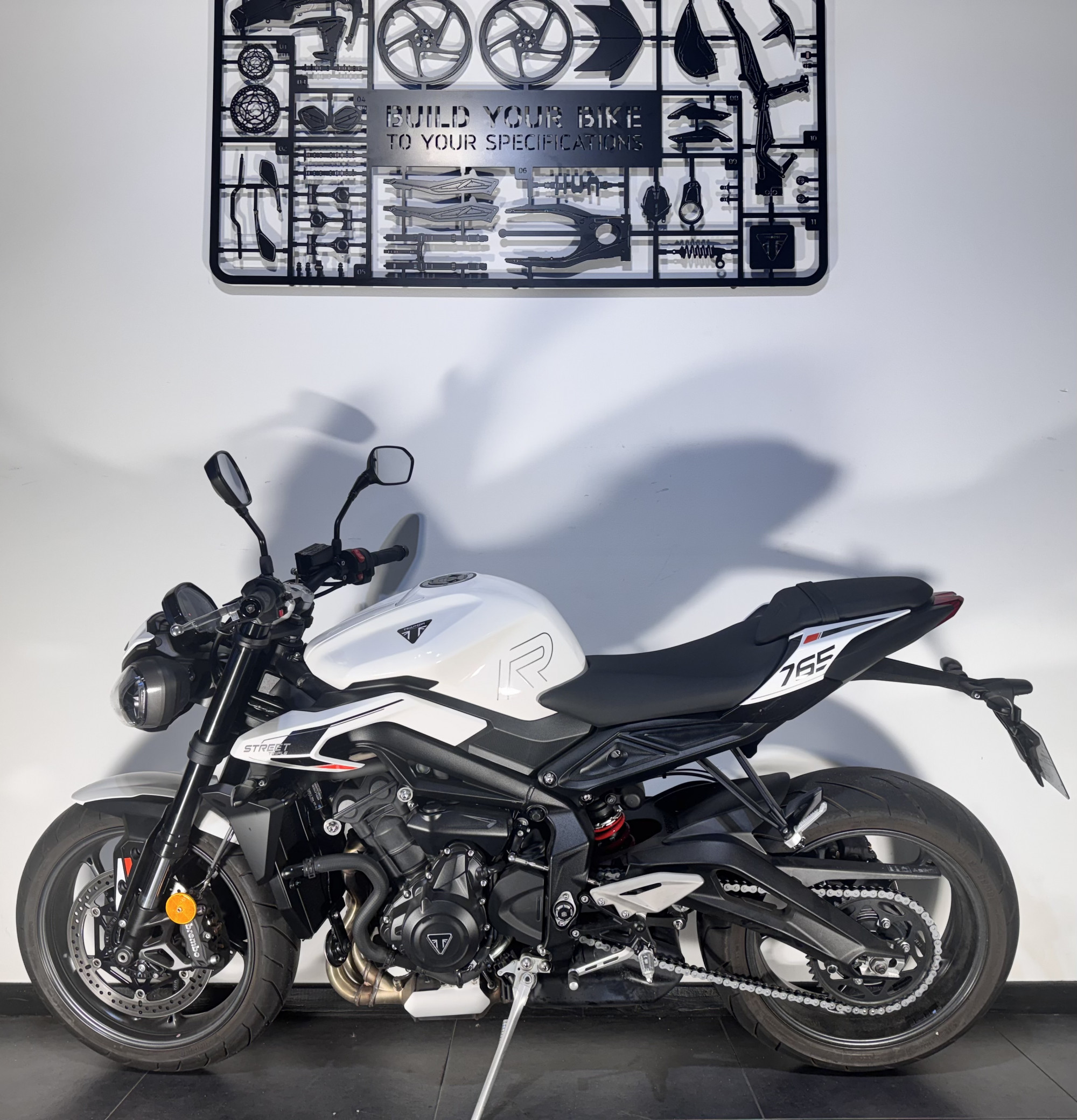 TRIUMPH STREET TRIPLE 765 R