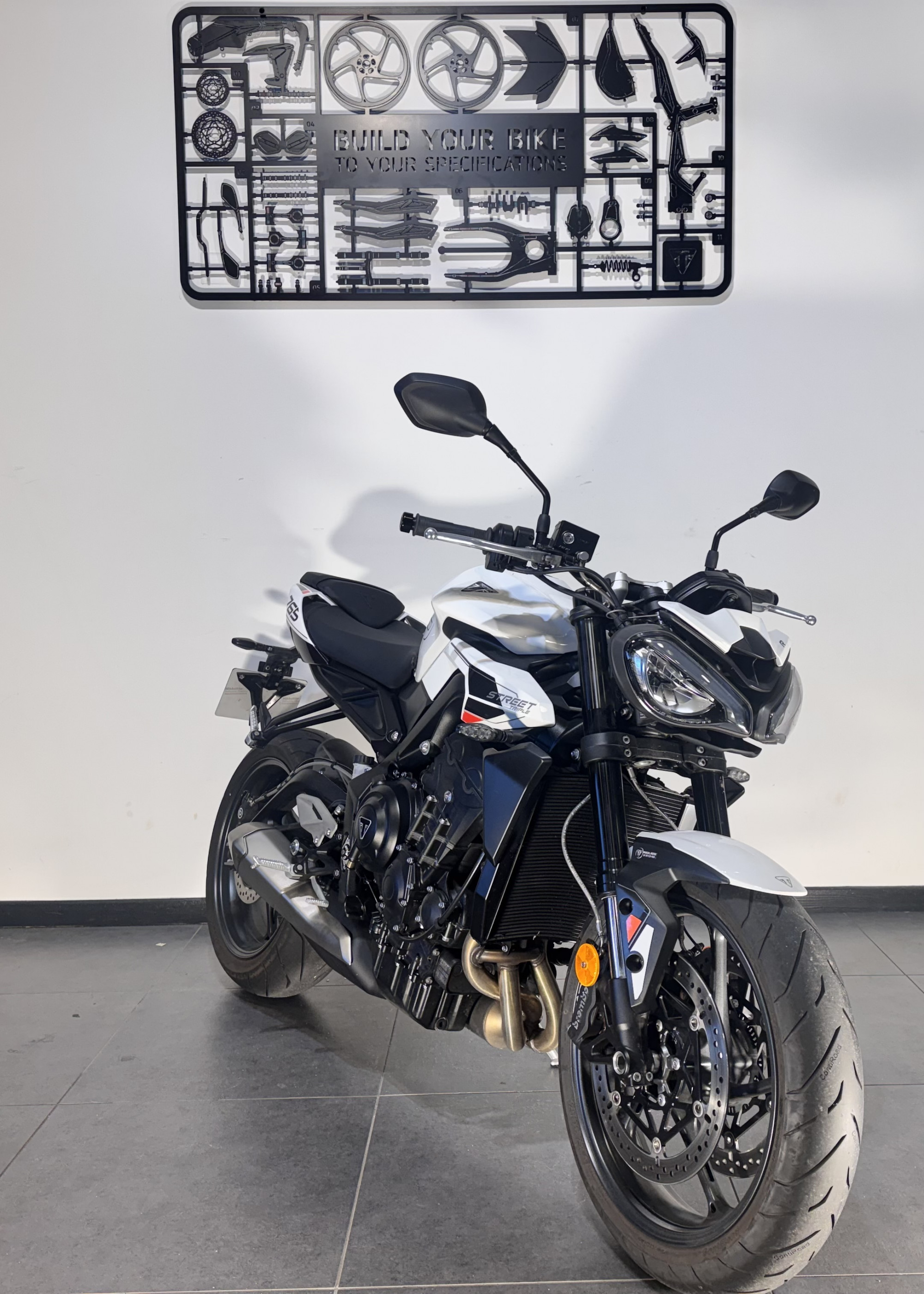 TRIUMPH STREET TRIPLE 765 R