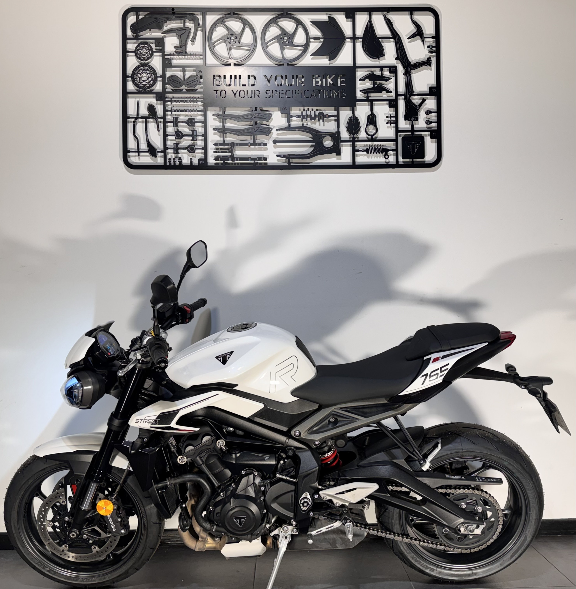 TRIUMPH STREET TRIPLE 765 R