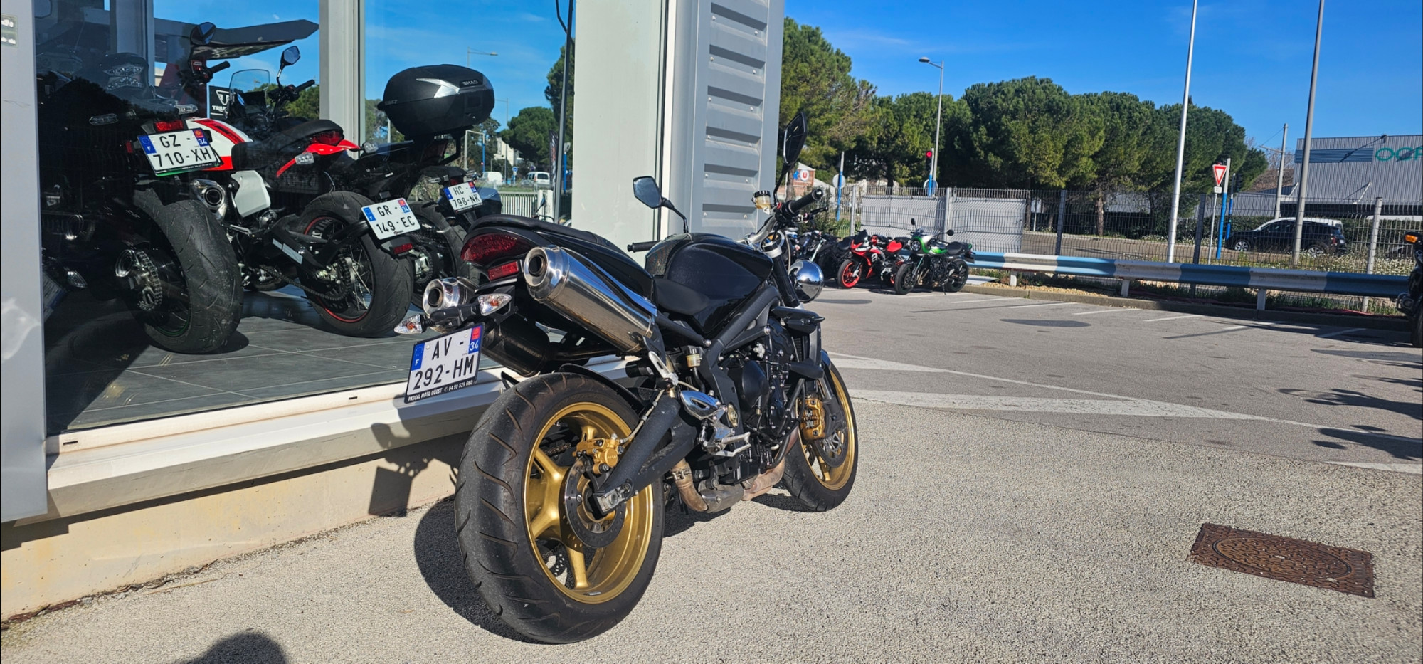TRIUMPH STREET TRIPLE 675