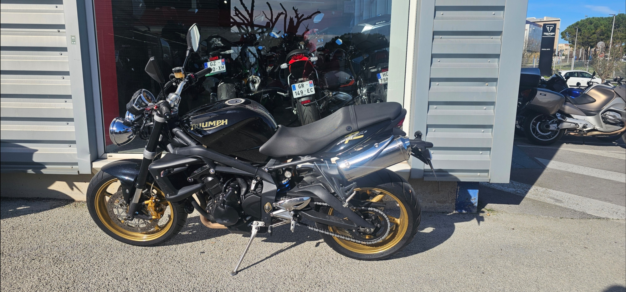 TRIUMPH STREET TRIPLE 675